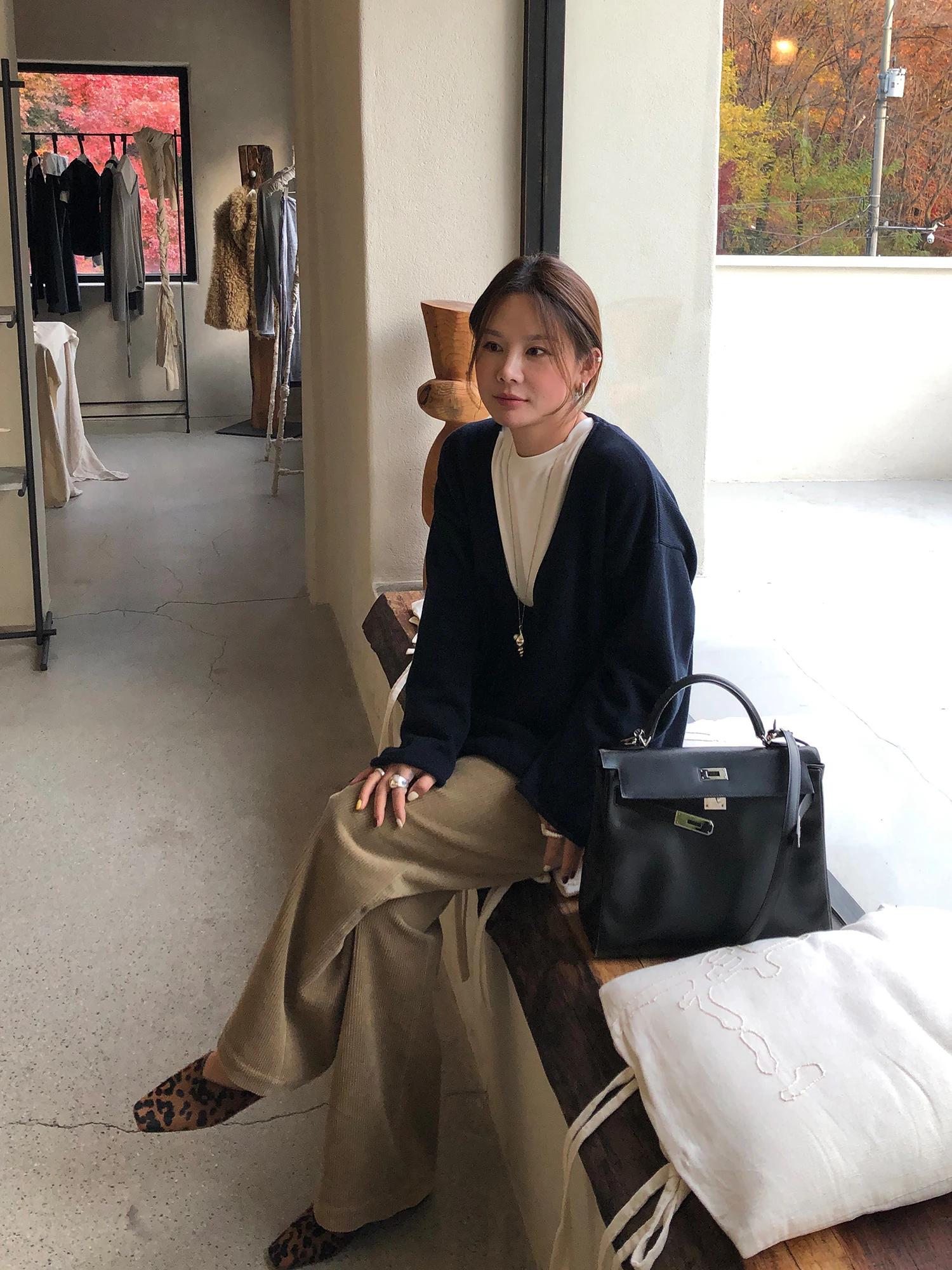 

WXLSTUDIO Prague Winter Soft Wool 00% Cotton Hooded Knitwear Comfortable Warm Long Sve V-Ne Women's Faion Korean Sle