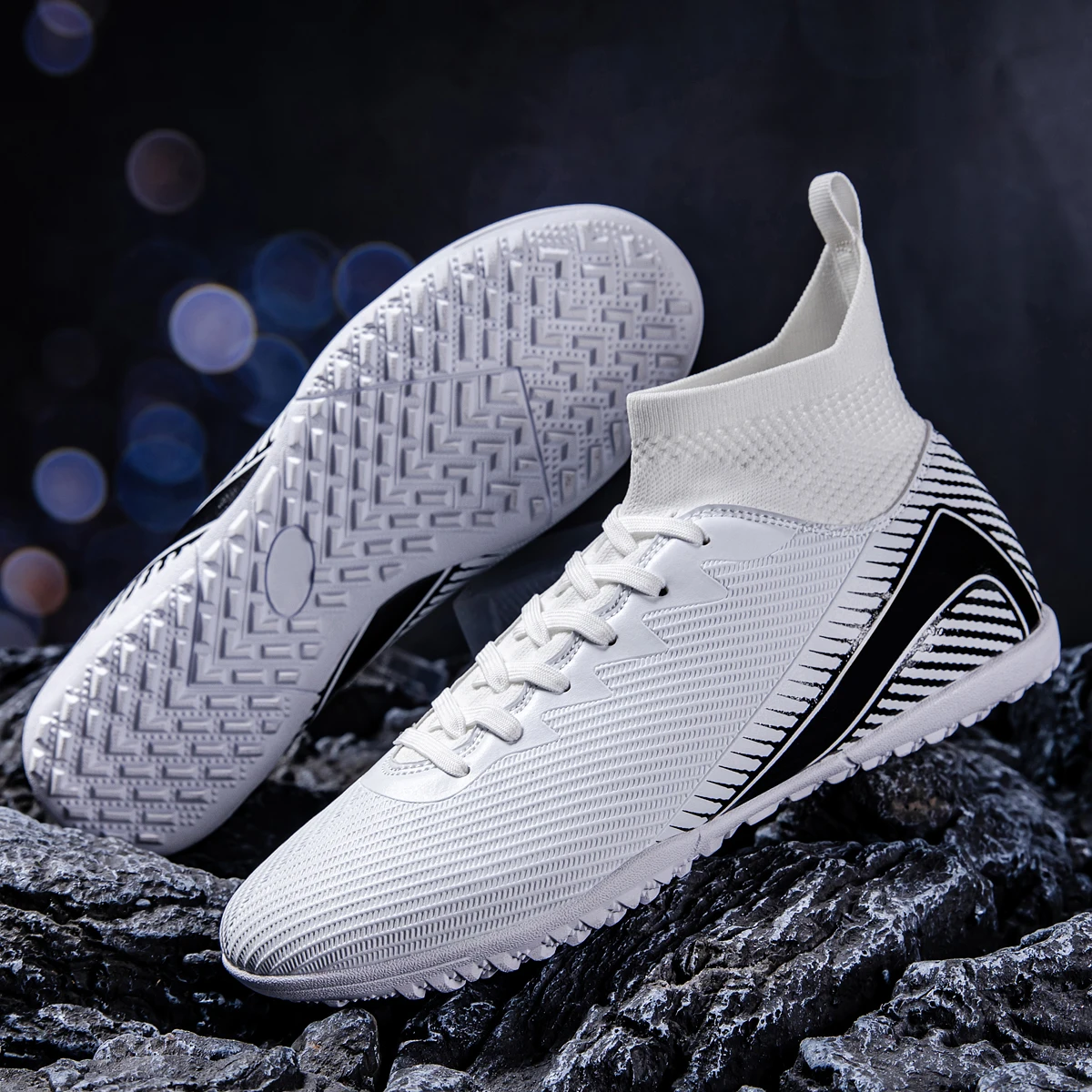 

Высокие футбольные бутсы, стиль унисекс, выберите длинные или короткие шпильки (TF и FG), доступны в 4-х цветах. Шипы подошвы