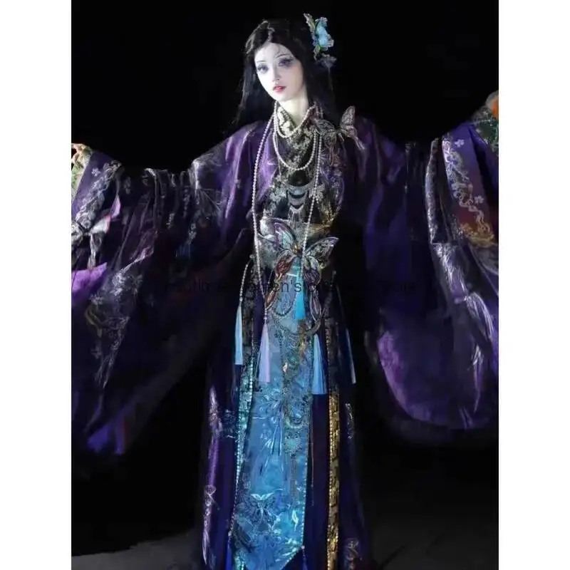 

Трассировка света со сложным фонариками Питьевое вино во время лежания Улучшенные военные штаты Халат Хан Элемент Национальный стиль