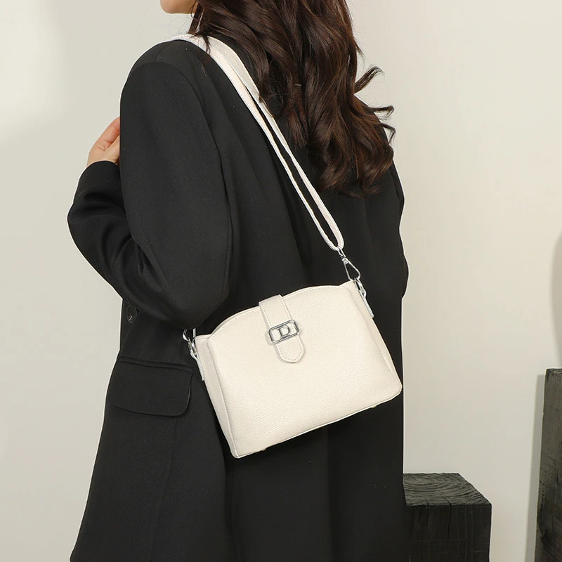 

Designer Vintage Minimalist Diaper Bag For Women Elegant Luxury Leather Large Capacity Stylish Fashion Crossbody Bag