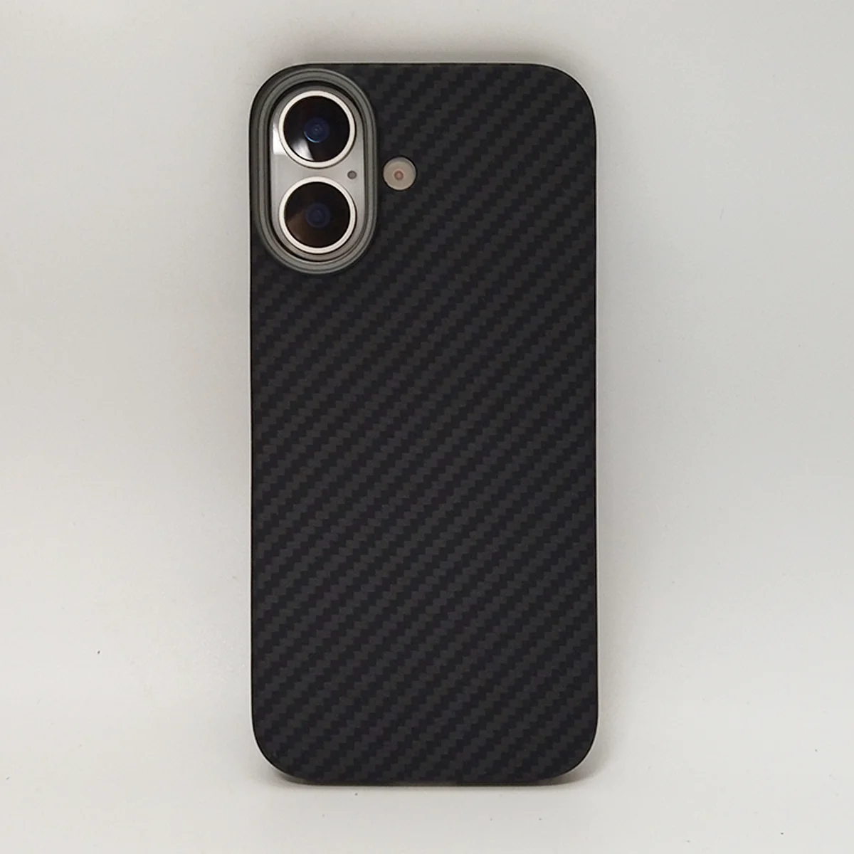 

Suitable for iPhone 17 series Kevlar carbon fiber pattern ultra-thin full-cover mobile phone case