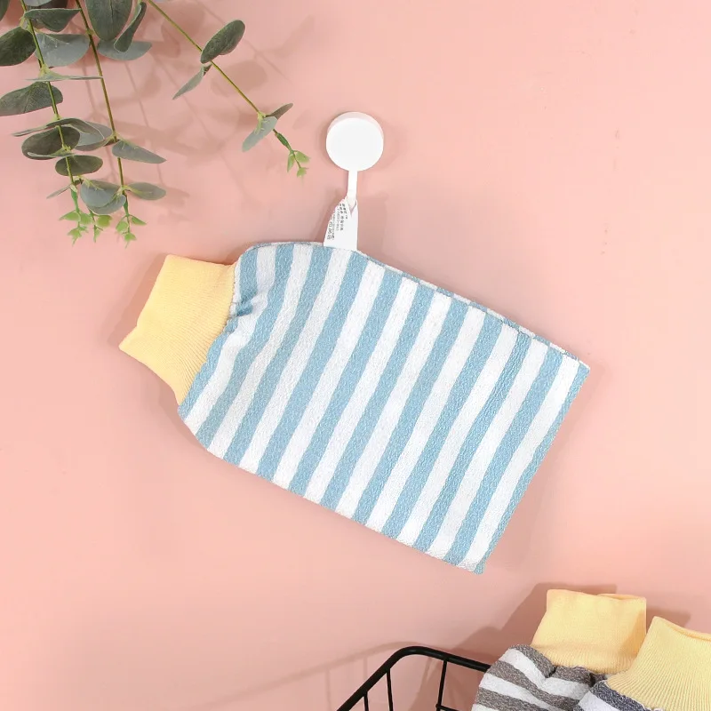 大人の女性向けの強力な汚れ除去バスグローブ – 刺激なく古い角質を除去する家庭用角質除去バスツール