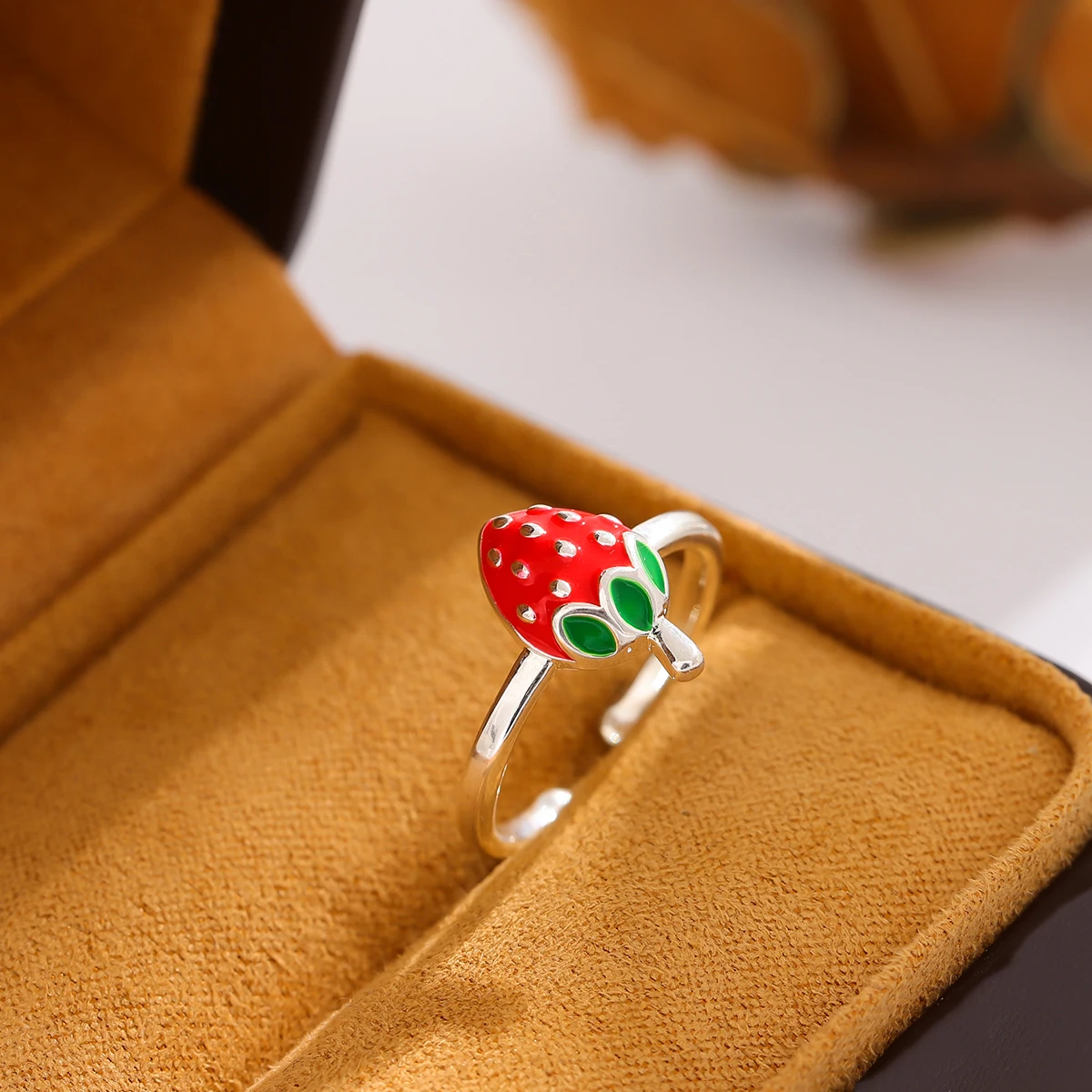 New Creative Sweet And Cute Strawberry 925 Sterling Silver Jewelry Temperament Fruit Exquisite Popular Opening Rings   R210