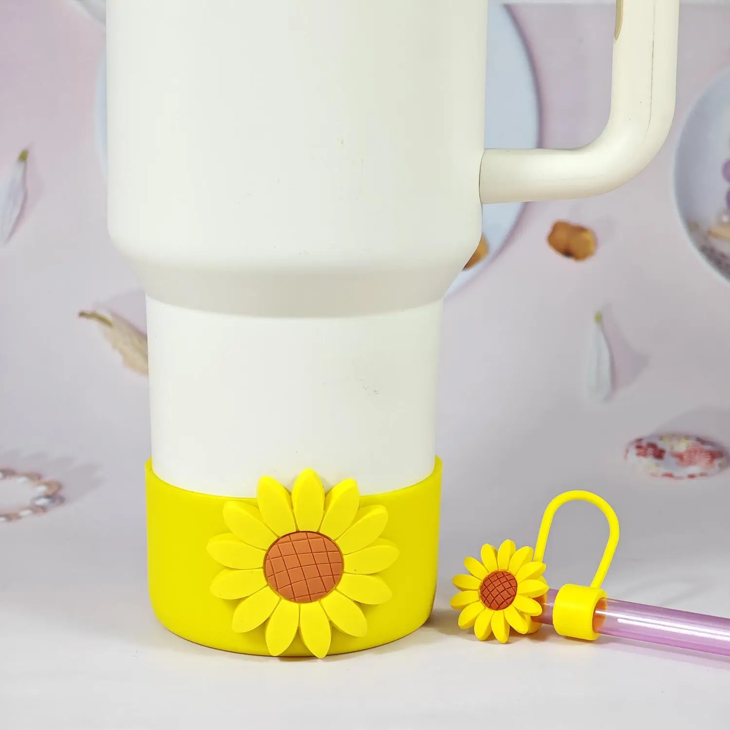 New Arrival Yellow Silicone Cup Sleeve with Sunflower Decoration Stanley Cup Accessory Protective Cover Cup Pad