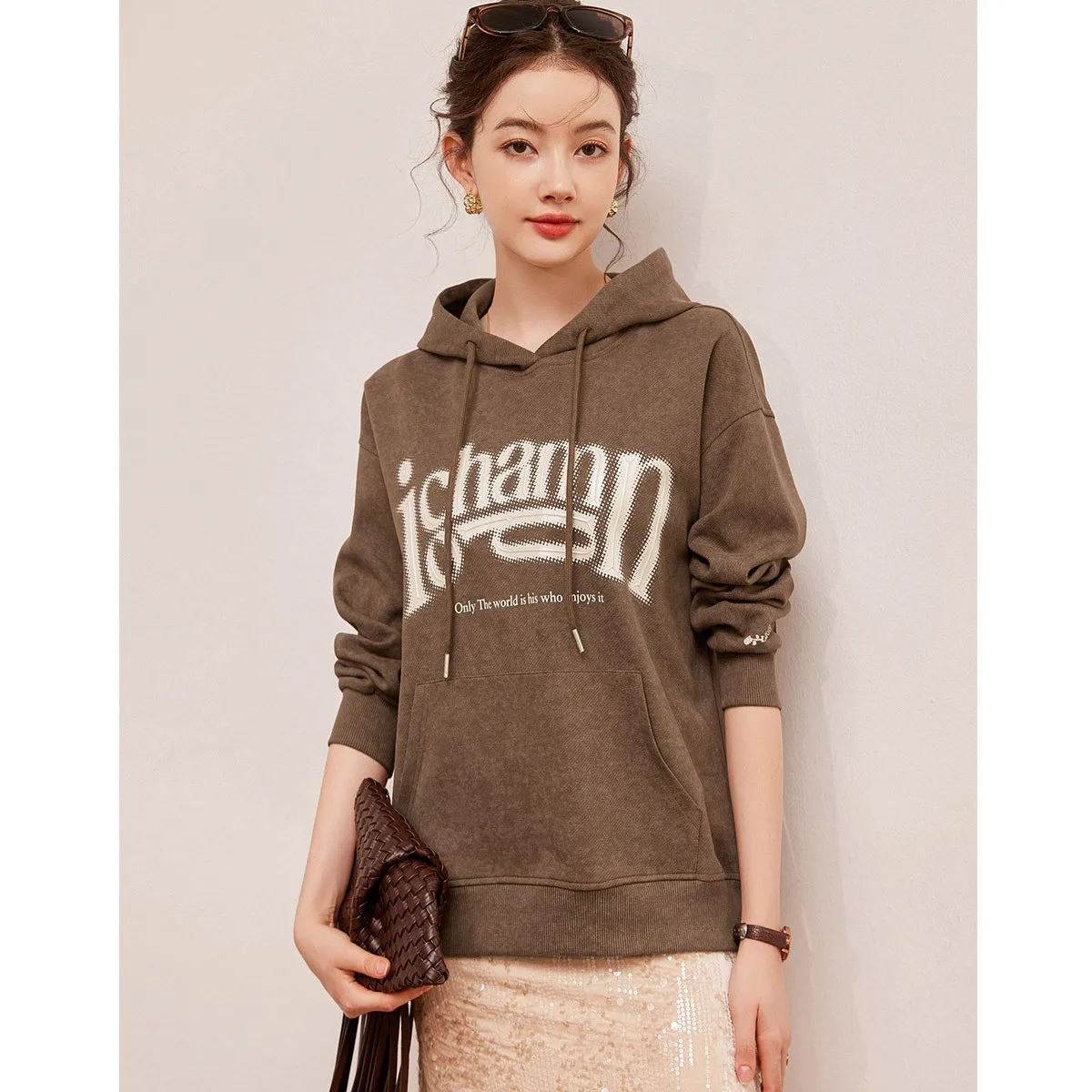 LOUIS YAO 2024 Autumn Washed Patterned Hooded Sweatshirt Loose Three-dimensional Printed Long Sleeved Women's Sweatshirt