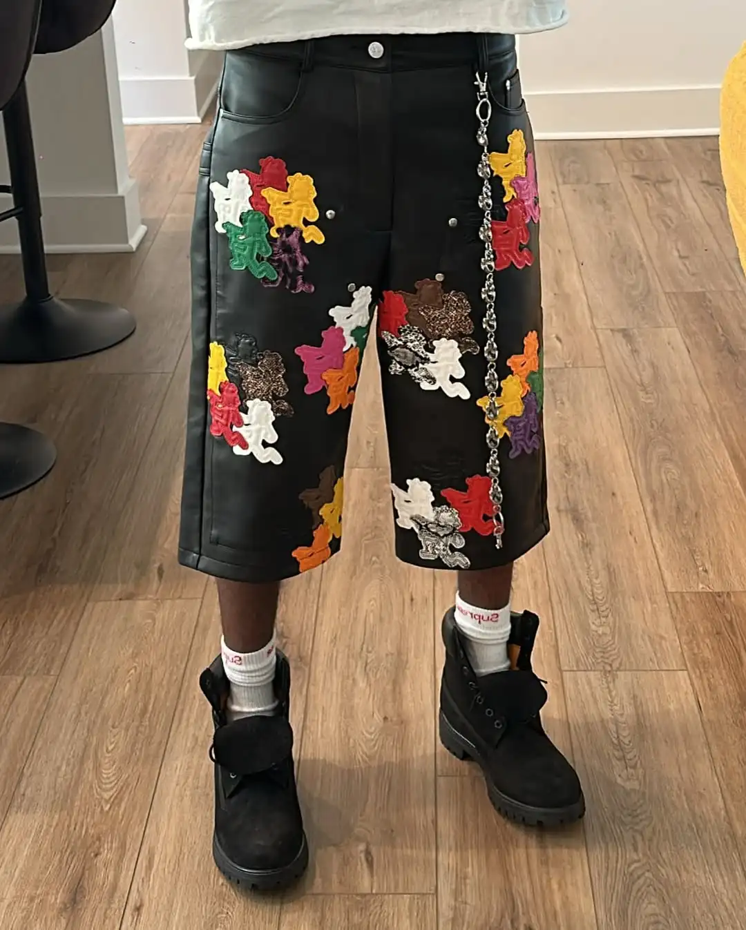 

Street Graffiti Style Colorful Symmetrical Patch Design PU Leather Straight Cropped Pants Men's Versatile Texture Casual Pants