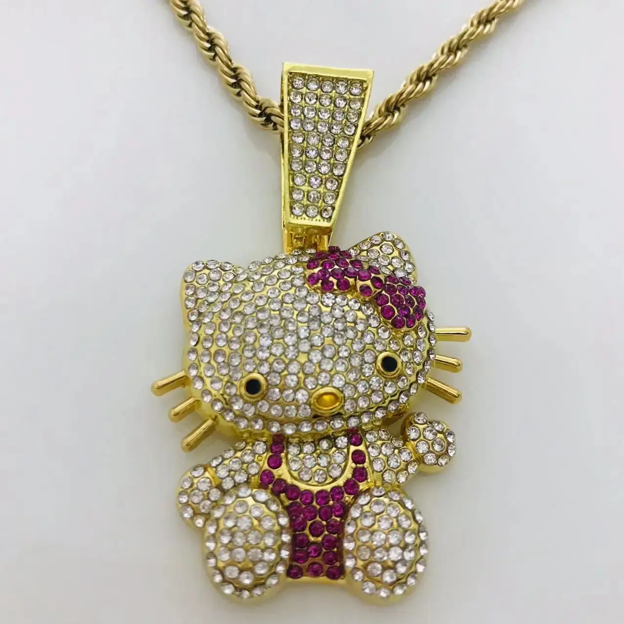 Colar de pingente liga zinco Hello Kitty para homens e mulheres, corrente cubana, fofo, diamante, diamante, kawaii, hip hop, moda