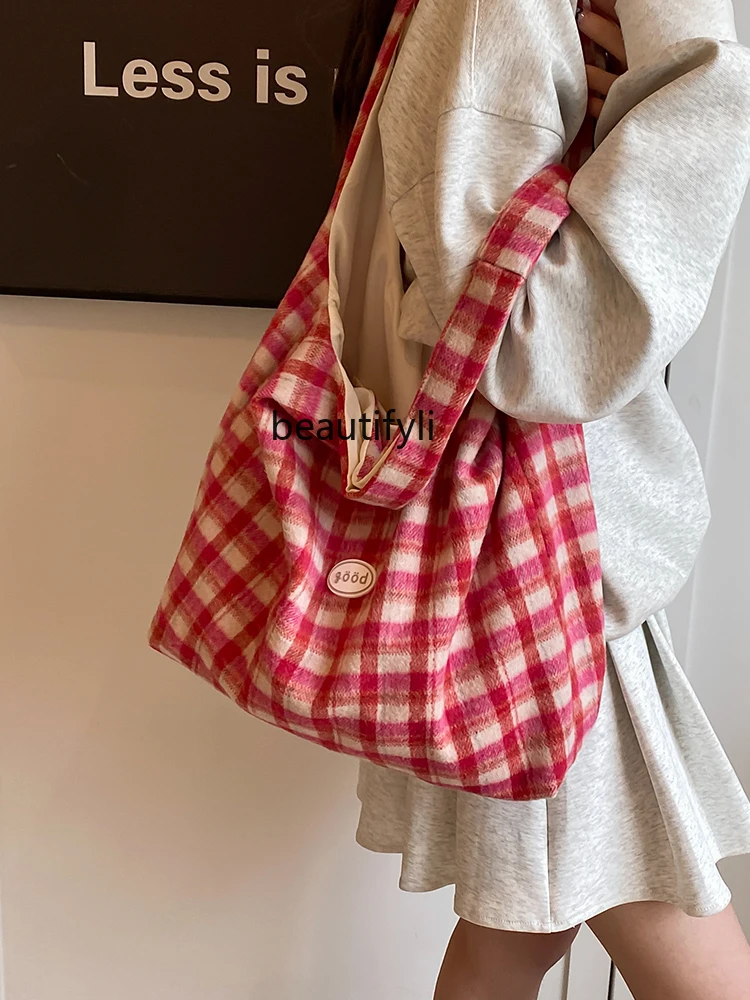 

Artistic Plaid Large Capacity Totes New Student Class Commute Underarm Bag Minority Fashion