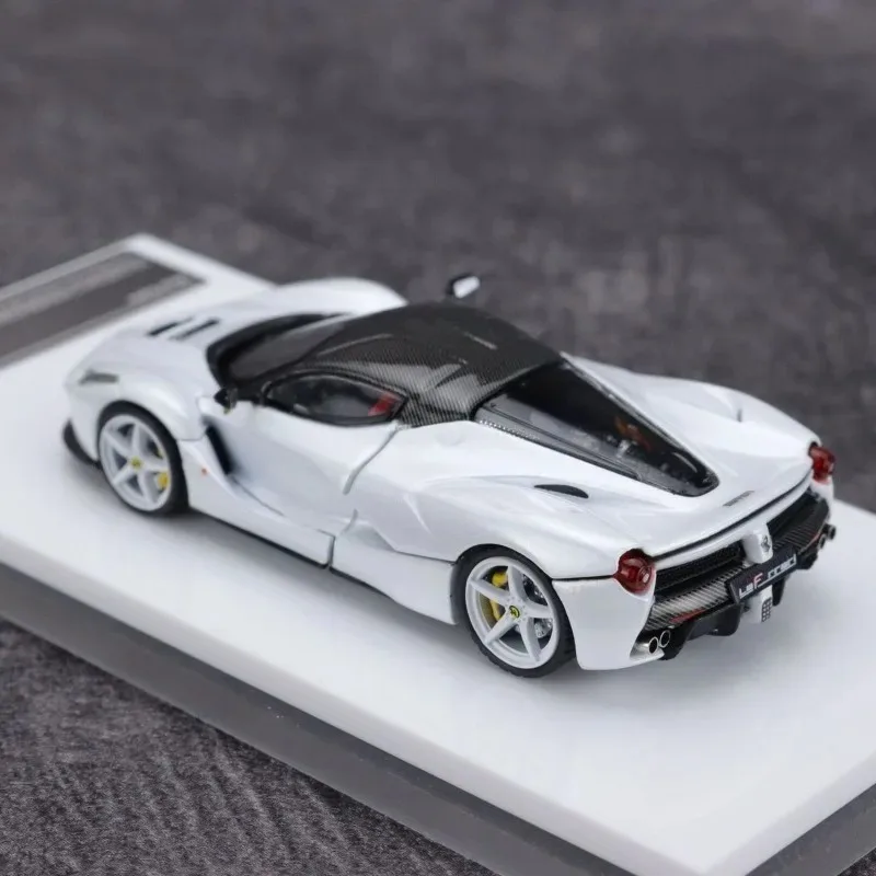 Street Buster 1/64 LaFerrari F150 White APAxpo Alloy Motor Vehicle Diecast Models Car Toys Collection Boy's Christmas Gifts