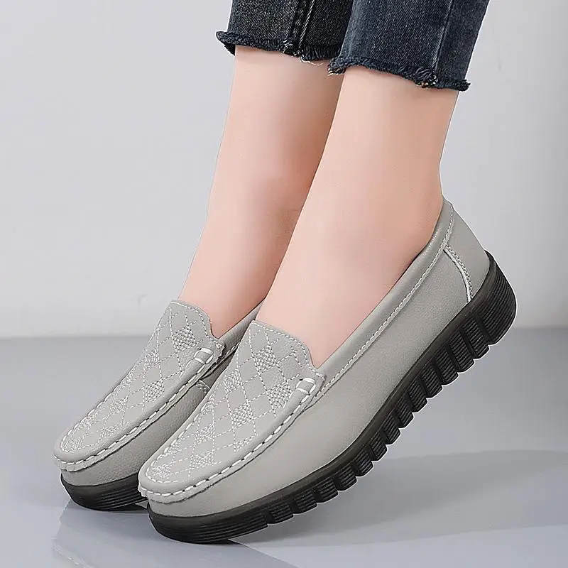 

Genuine Leather Moccasins Women's Tendon Sole Shoes Slip-on Mom Shoes Casual Flat Shoes Loafers