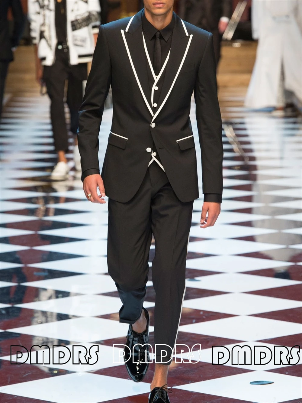 

Three Piece Mens Modern Suit Set, Single Breasted Jacket, Vest Pants, Wedding Suit for Groom and Groomsman Party Pageant Tuxedo