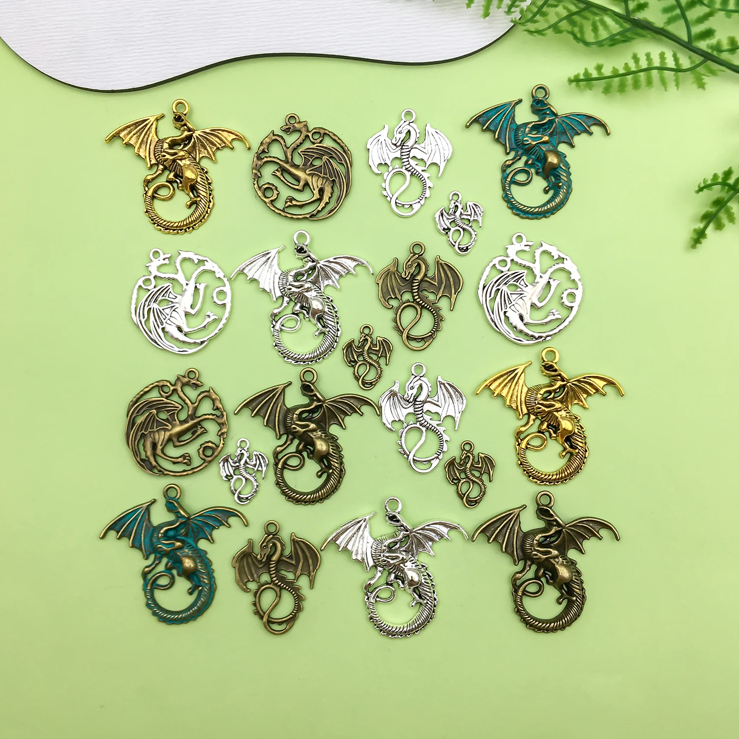 10/20pcs Vintage Flying Dragon Design Charms Alloy Metal Pendants For DIY Jewelry Making Accessories