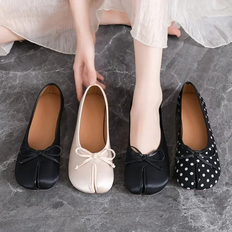 Weiche Split-Toe Tabi Ballerinas für Damen mit Schleife, Leder, runder Zehenpartie, niedrigem Absatz, zum Hineinschlüpfen, Freizeit-Mokassins 2026