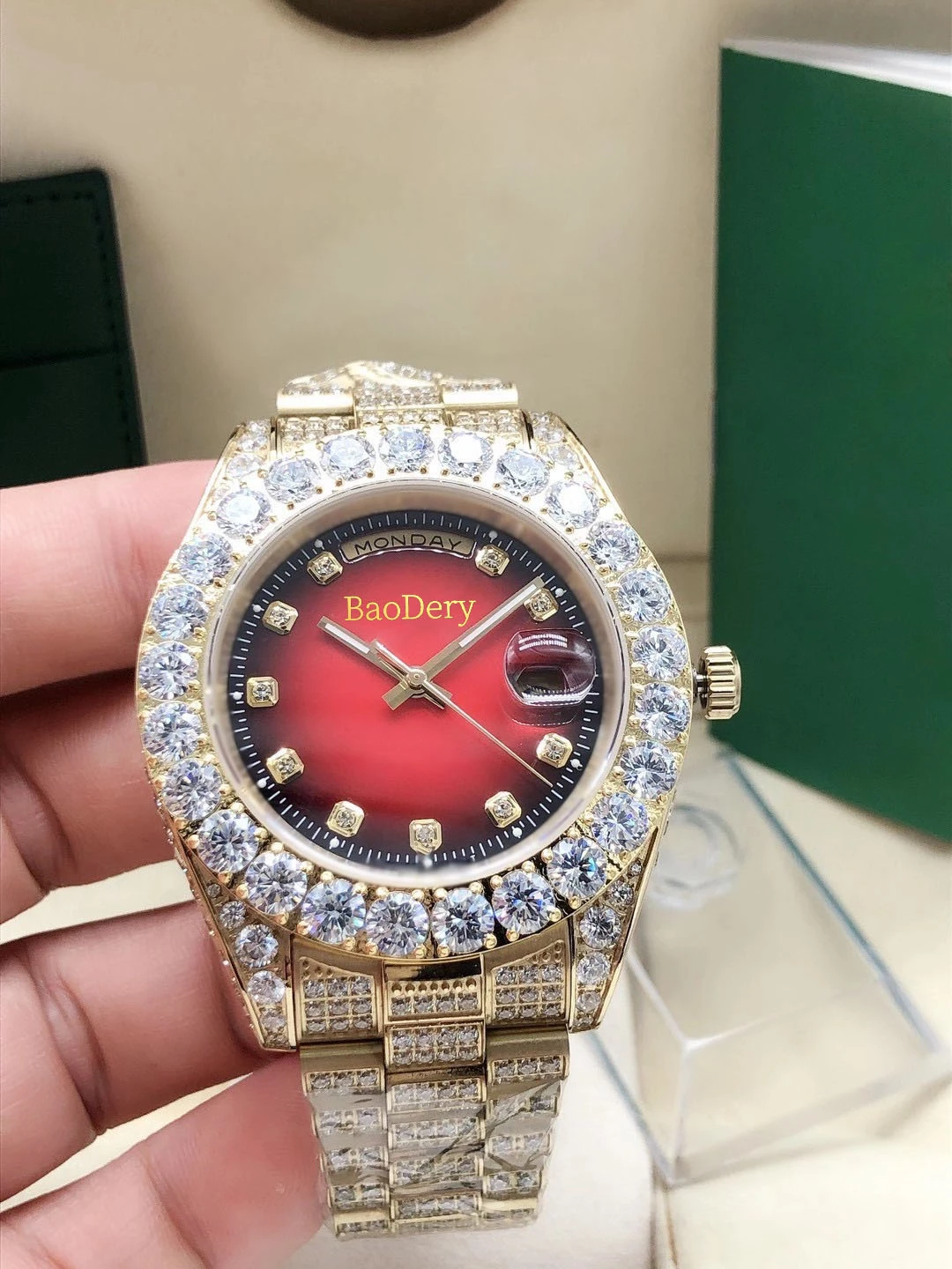 

High-Quality Men's Watch with 43mm Diamond Case Multicolor Dial - A Vibrant Accessory for the Modern Gentleman