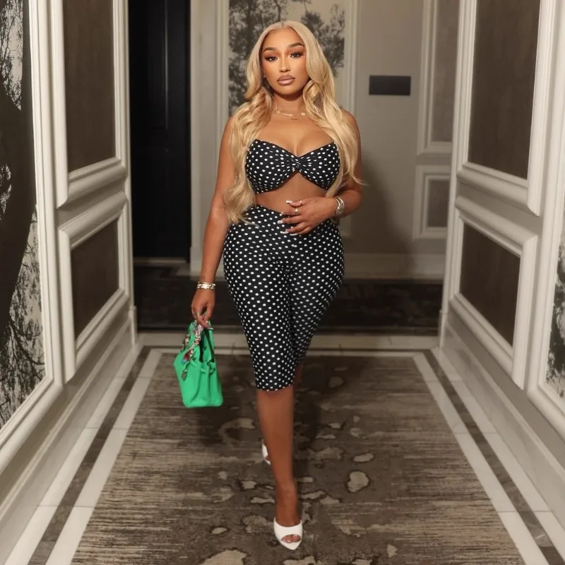 Damski seksowny komplet w grochy: top typu halter bez pleców + spodnie do kolan, dopasowany, casualowy strój streetwear