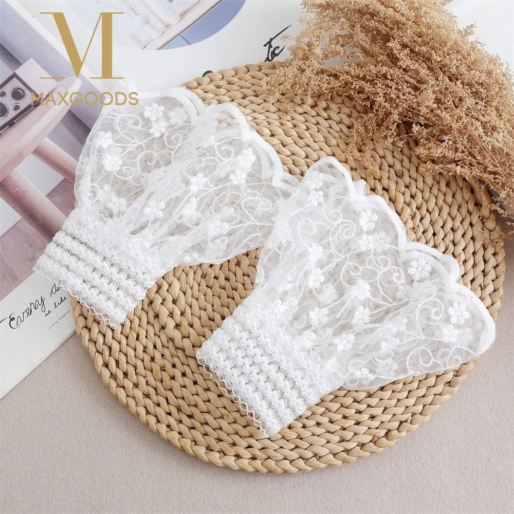 

1 Pair Costume Accessories Lace Material Lace Cuffs White Color Thin Pleated Fake Cuffs Elegant Detachable Cuffs Photoshoot