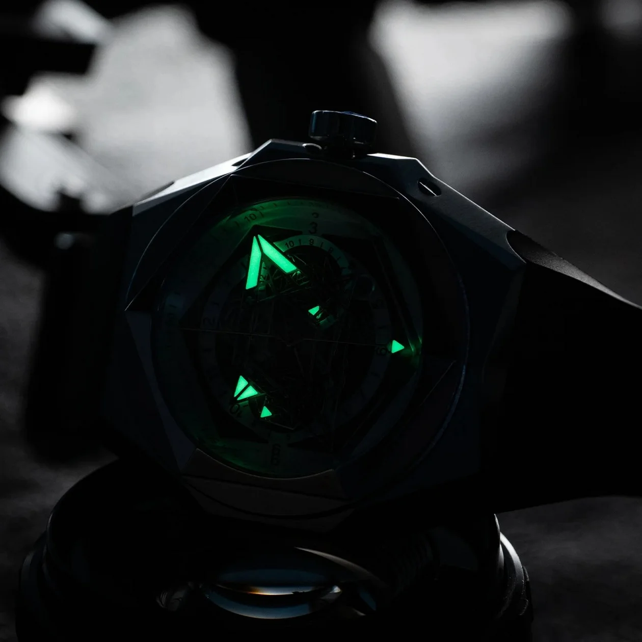 Reef Tiger Men Automatic Watch 43mm Mechanical Wristwatch 5ATM Luminous Sapphire Skeleton Dial Month Week Date Black Hole Hands