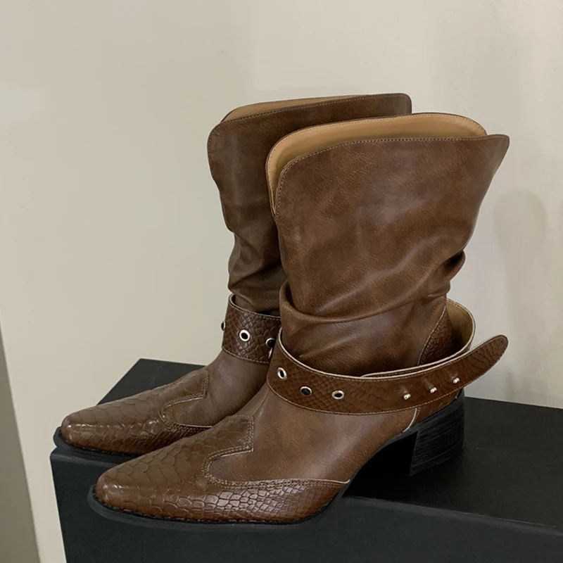 

Новые модные женские ботильоны Eilyken с узором под змеиную кожу, на низком квадратном каблуке, с заклепками и ремешками, с острым носком