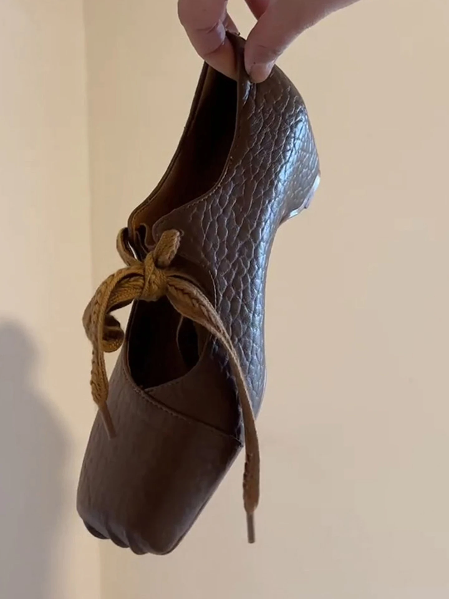 leather-mary-jane-ballet-flats-women's-creamy-round-toe-shoes-with-ribbon-closure-spring-season-low-heel-fashionable-footwears