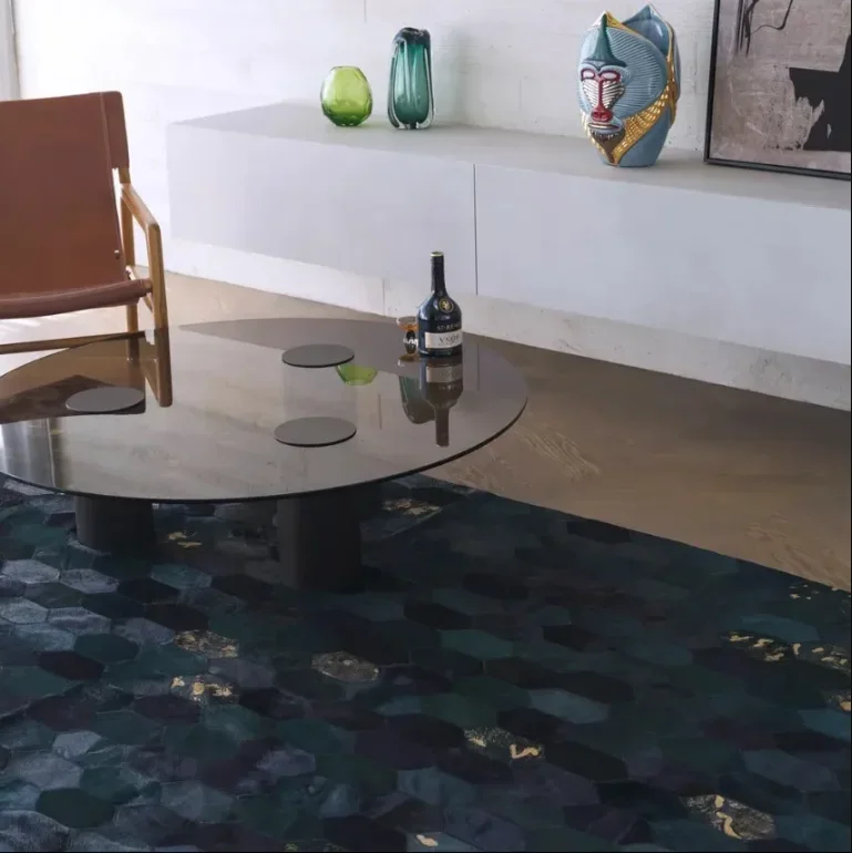

High End Patchwork Natural Cowhide Carpet 120x170cm, Customized Size/Color/Design