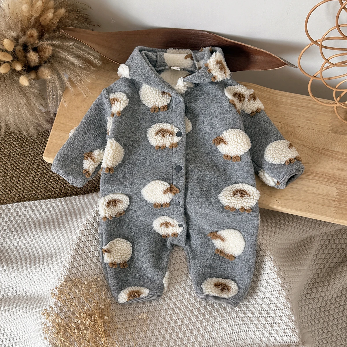 

Winter Newborn Infant Baby Boys Romper Lamb Embroidered Hooded Single-breasted Up Front Rompers Soft Fashion Baby Girls Clothing