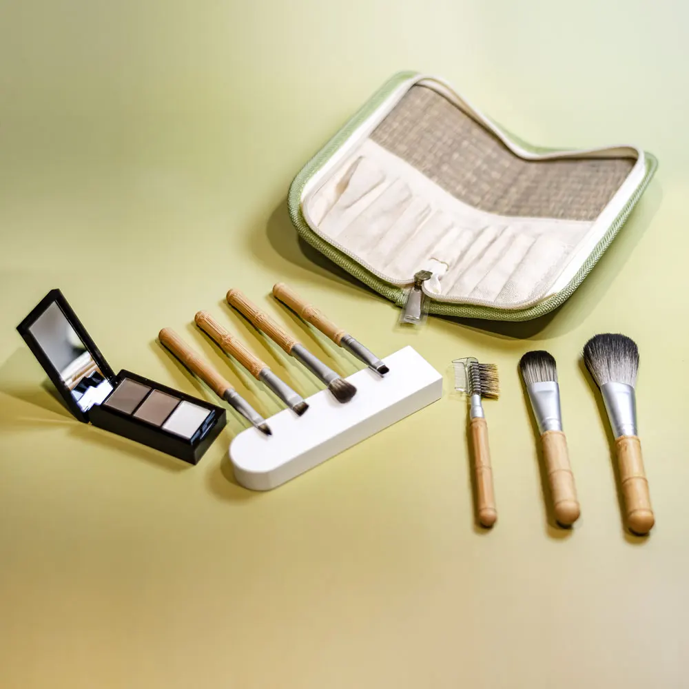 7-delige make-upborstelset met strozak Professionele zachte pluizige oogdetail Oogschaduw Cosmetische lip Foundation Contourborstels