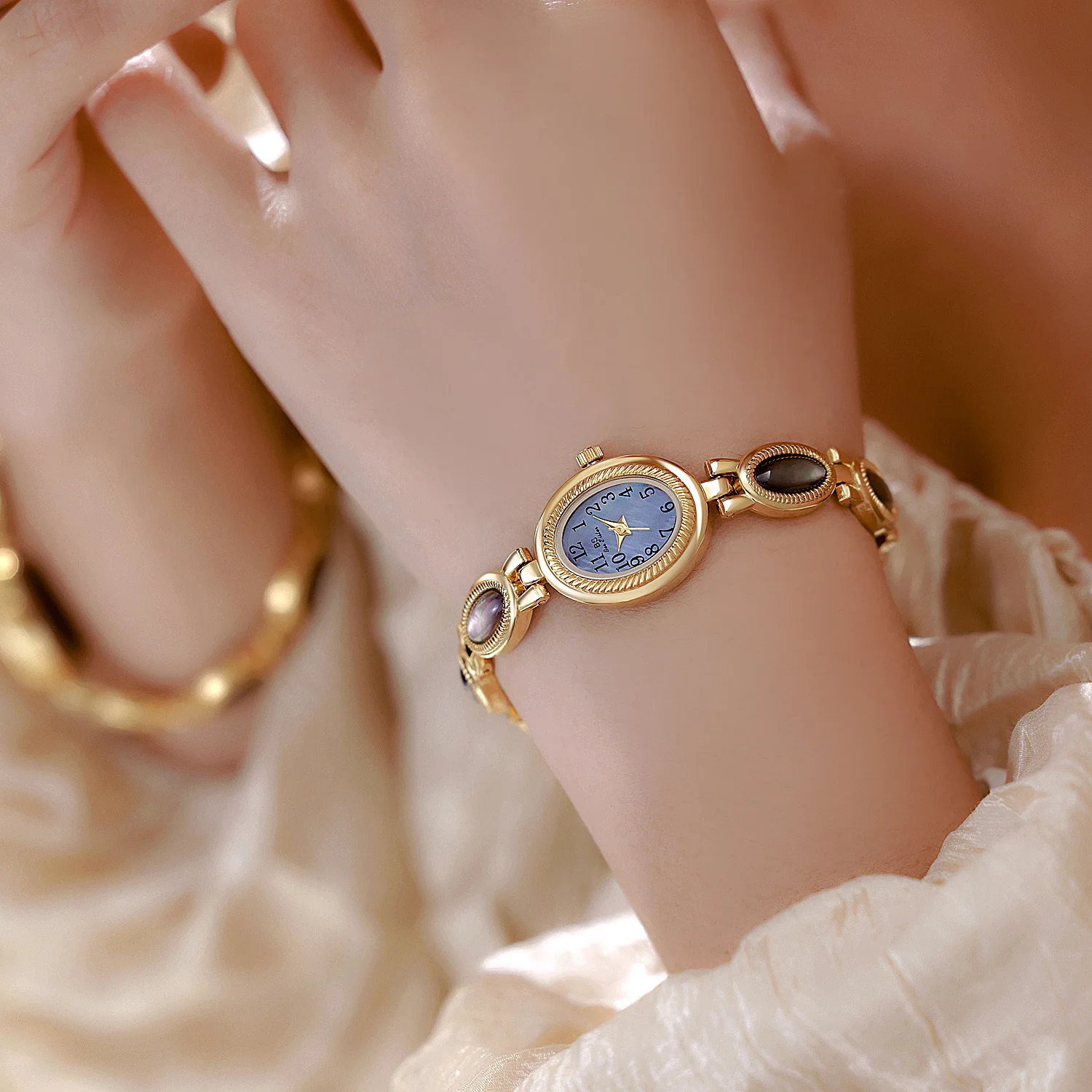 Elegant women's watches, fashionable watches, classic calendar watches for women, high quality luxury watches, gifts for women
