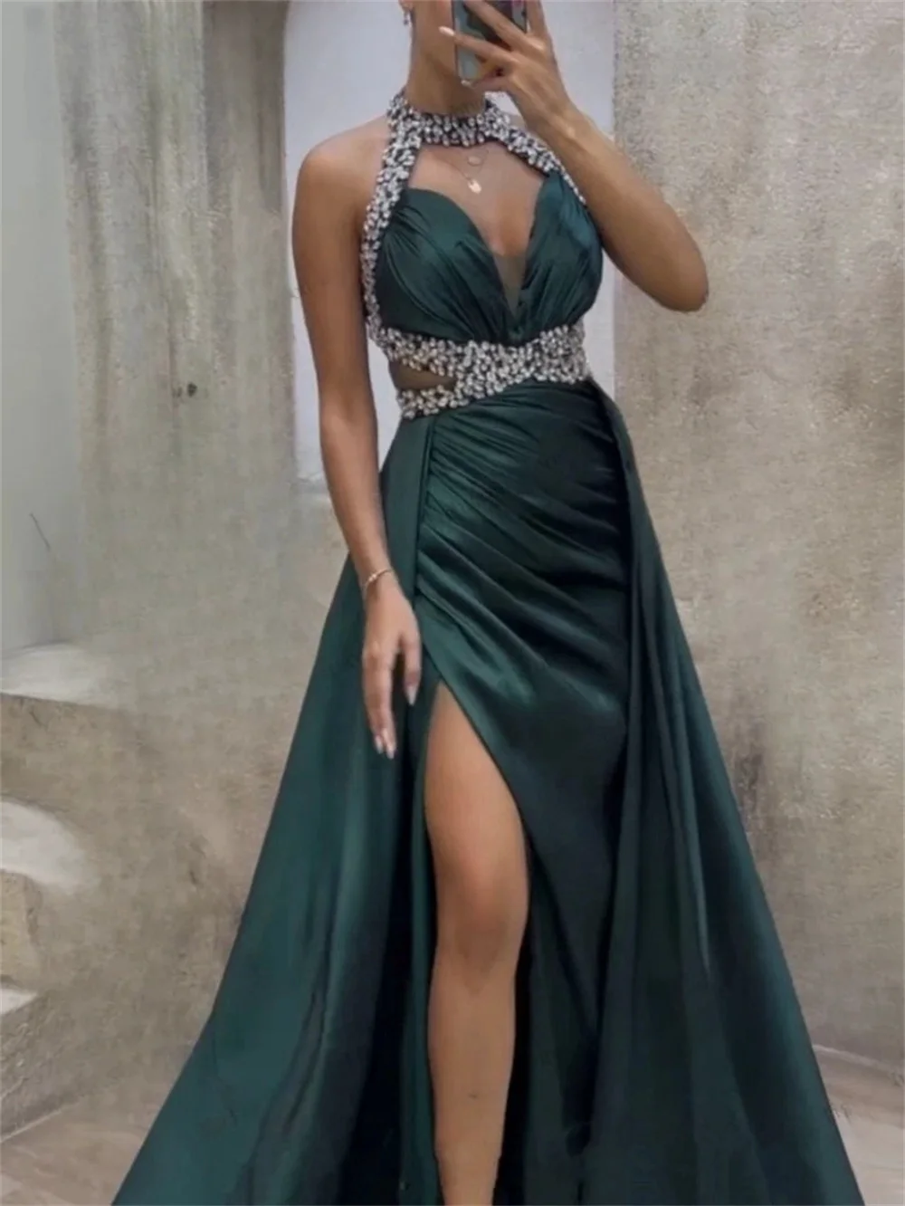 Sansa Customized Dark Green Sleeveless Party Dresses A-Line Halter Neck Vestidos de fiesta Satin Crystal Bead String فساتين سهرة