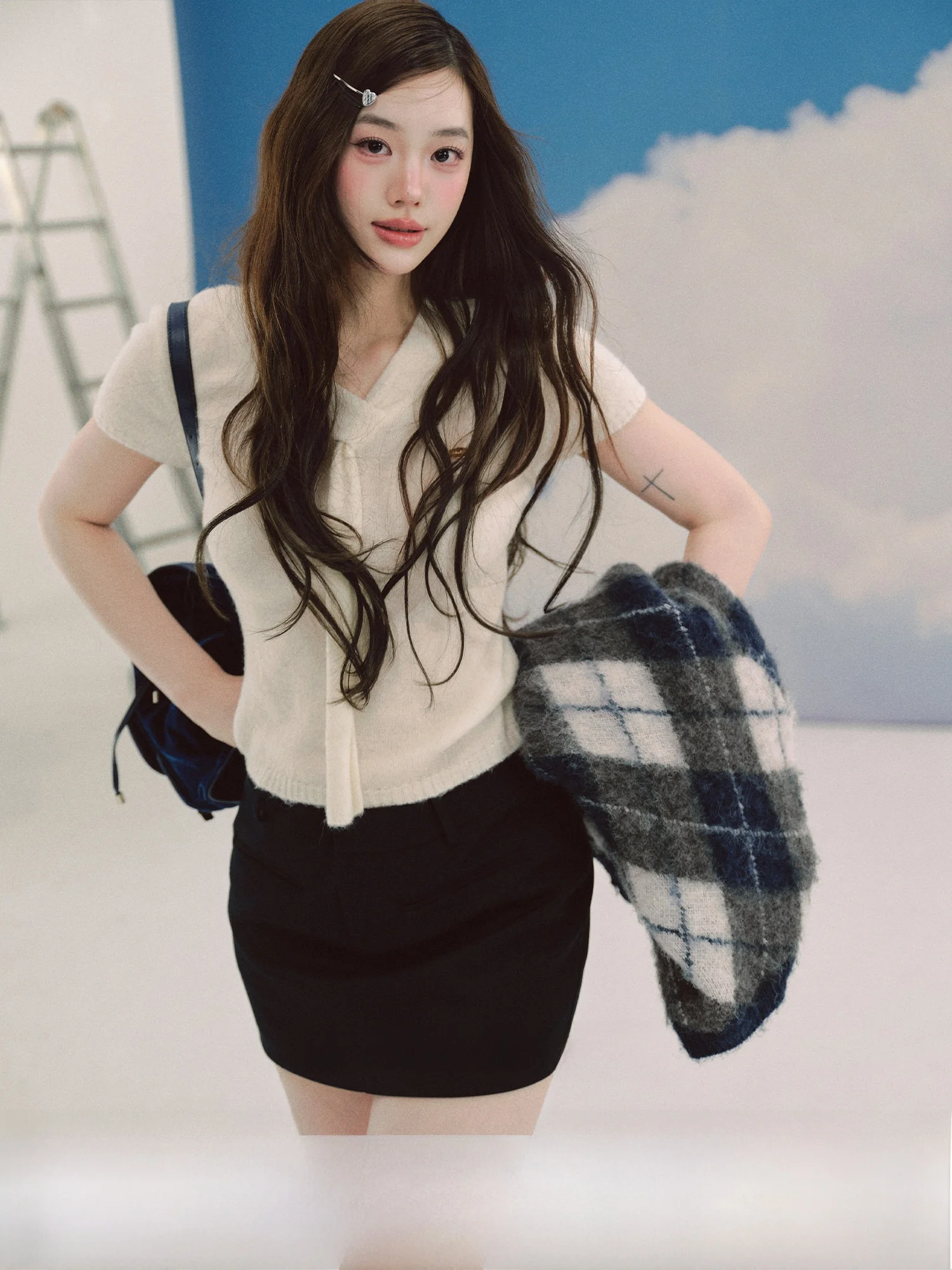 

Romantic Cloud Soft Knitted Top Women's Waist-Cinching Sash Gentle Style Short Sleeve Wool Blend Casual Fashion Spring
