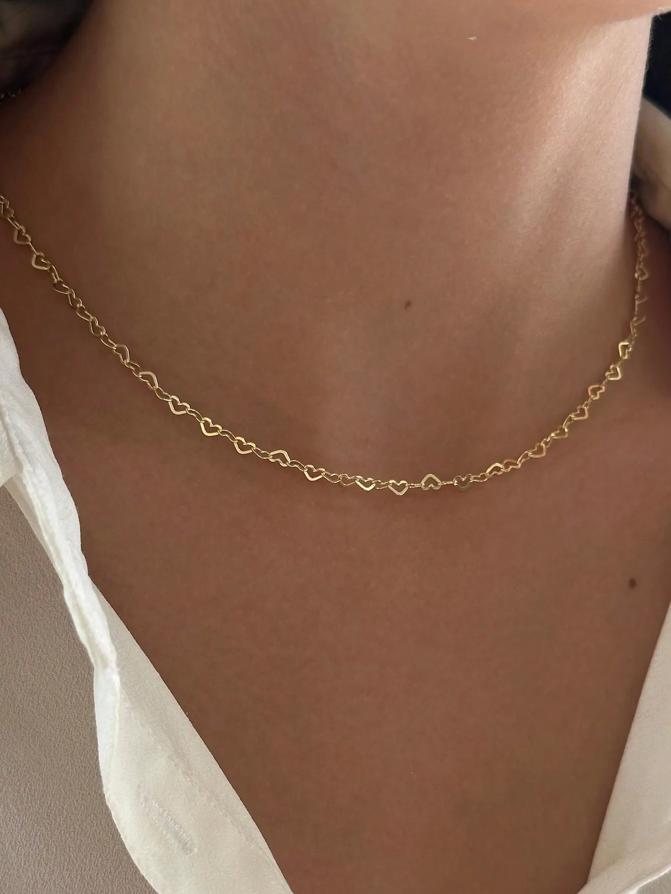 

Ожерелье-чокер с полым сердцем для женщин, цепочка на ключицы из нержавеющей стали, простое и элегантное ювелирное украшение в подарок