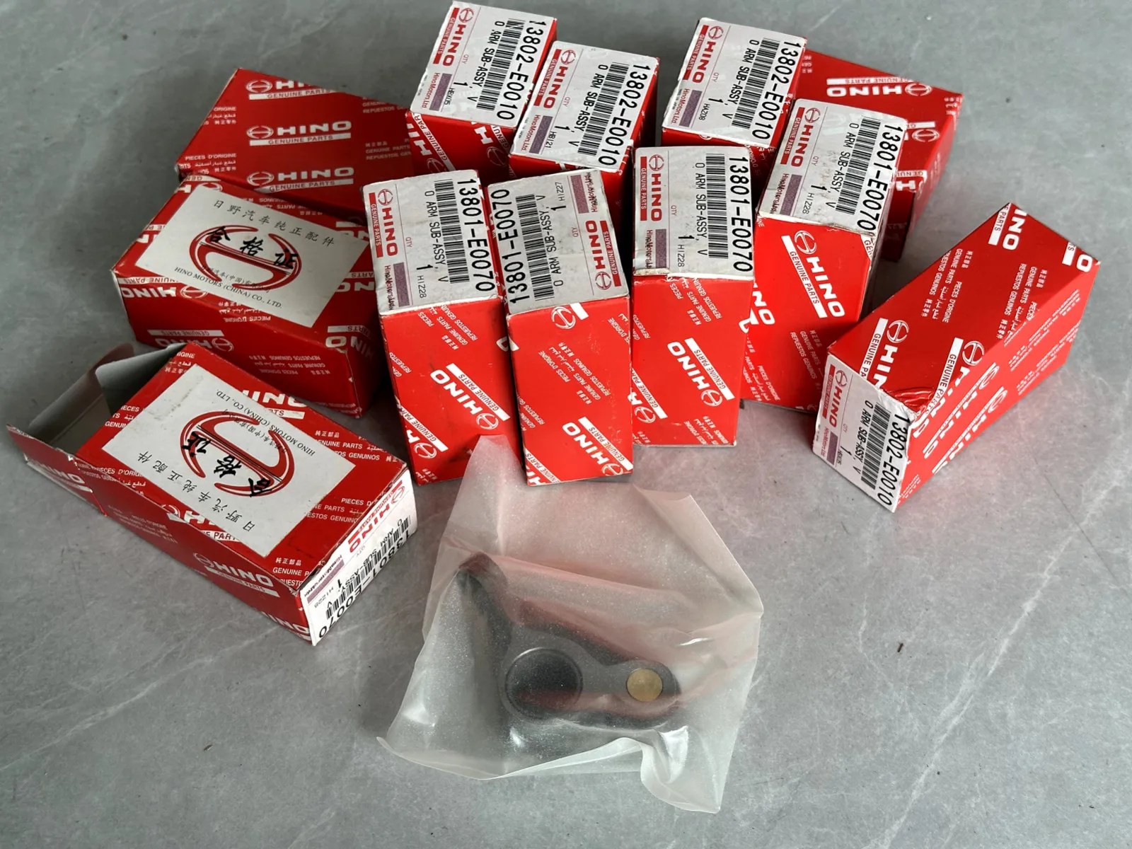 

FOR HINO J08E ENGINE VALVE ROCKER GENUINE PARTS 13801-E0070 13802-E0010 1 SET