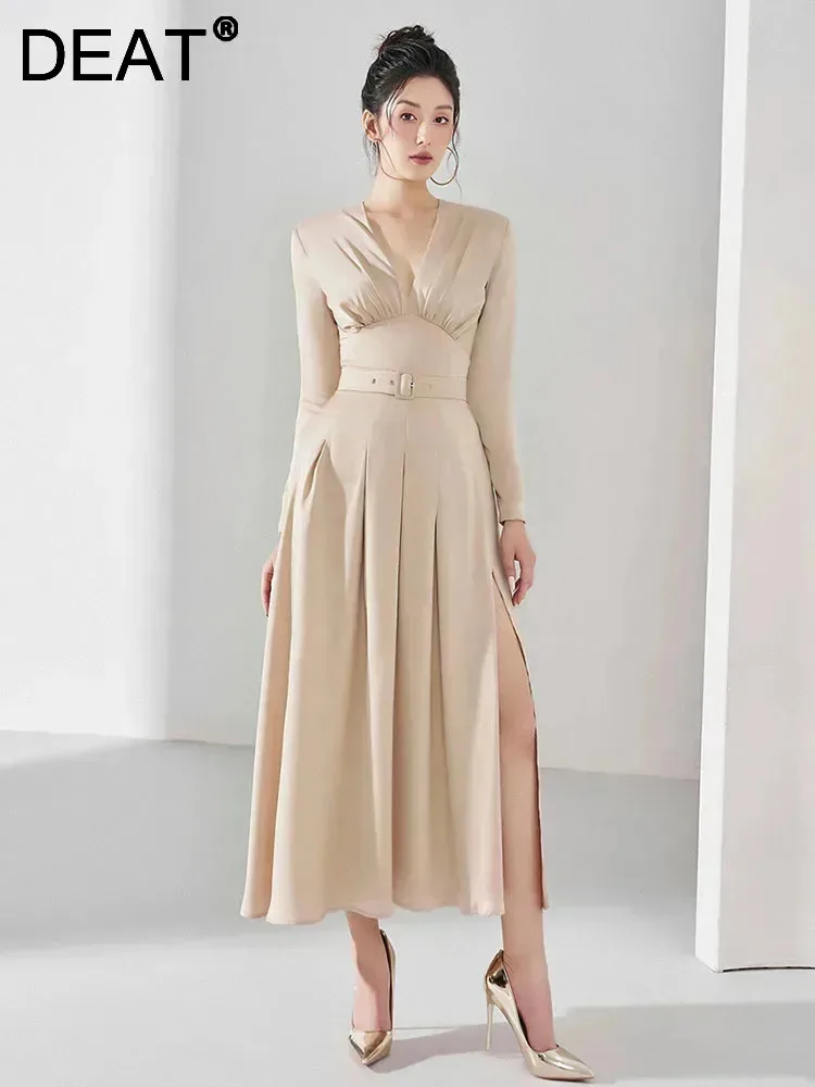 DEAT Elegant Dress Pleated Belt Split Deep V-neck Long Sleeve Slim Waist Women\'s Party Dresses 2024 Autumn New Fashion 13DB4868