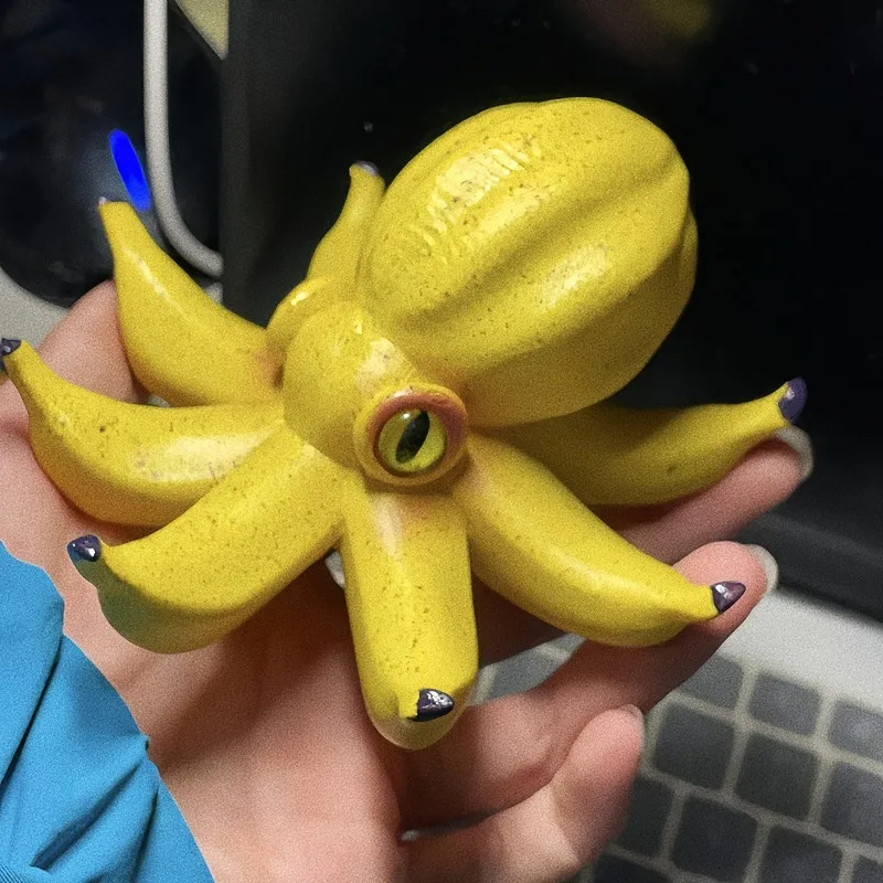 Novel Banana Octopus Cthulhu Ornament Fun Creative Resin Model Toy Furniture Decoration Desktop Decoration Sculpture Gift