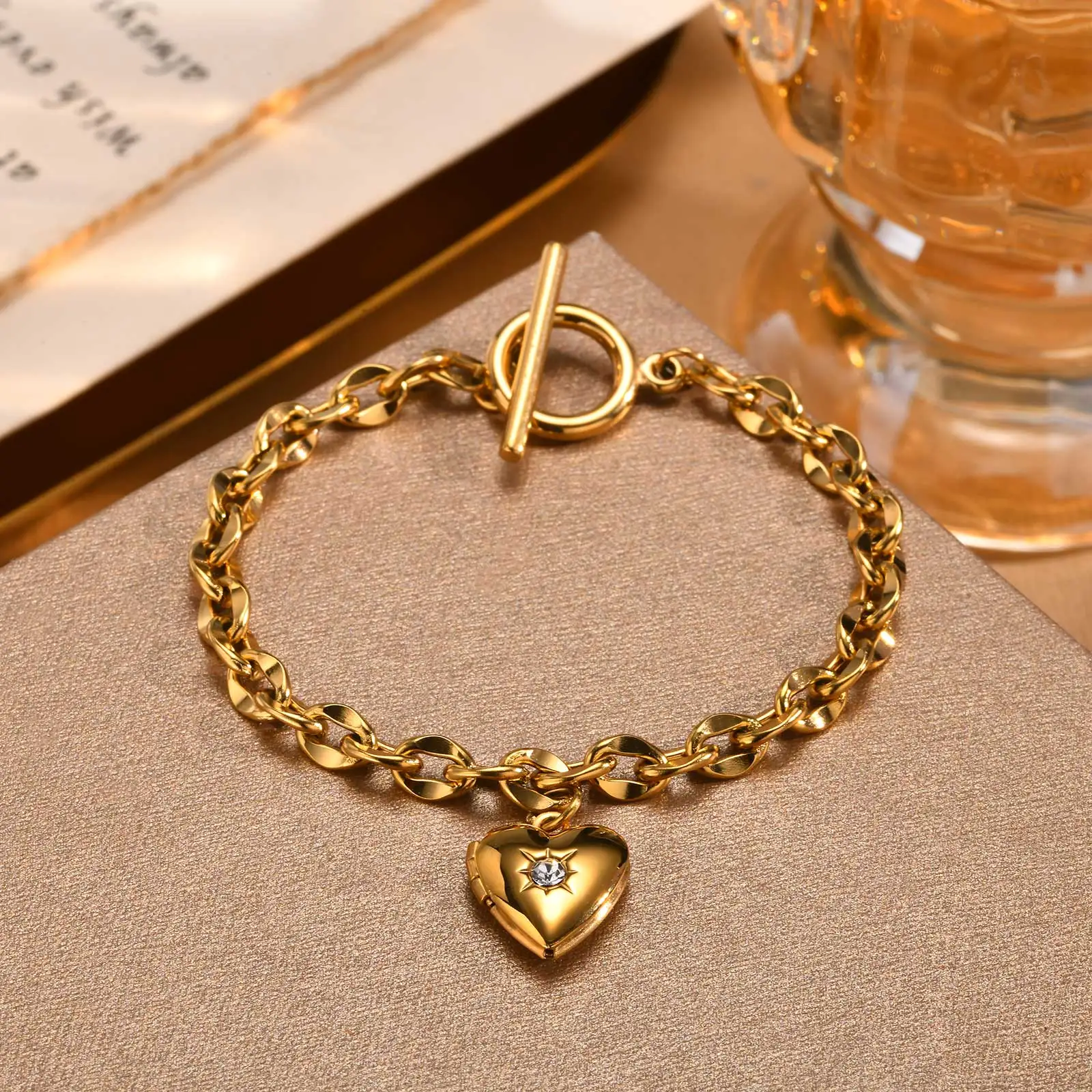 

White Zircon Heart Shape Box Bracelet for Women Stainless Steel Gold Color Lip Chain OT Buckle Love Pendant Bracelets Jewelry