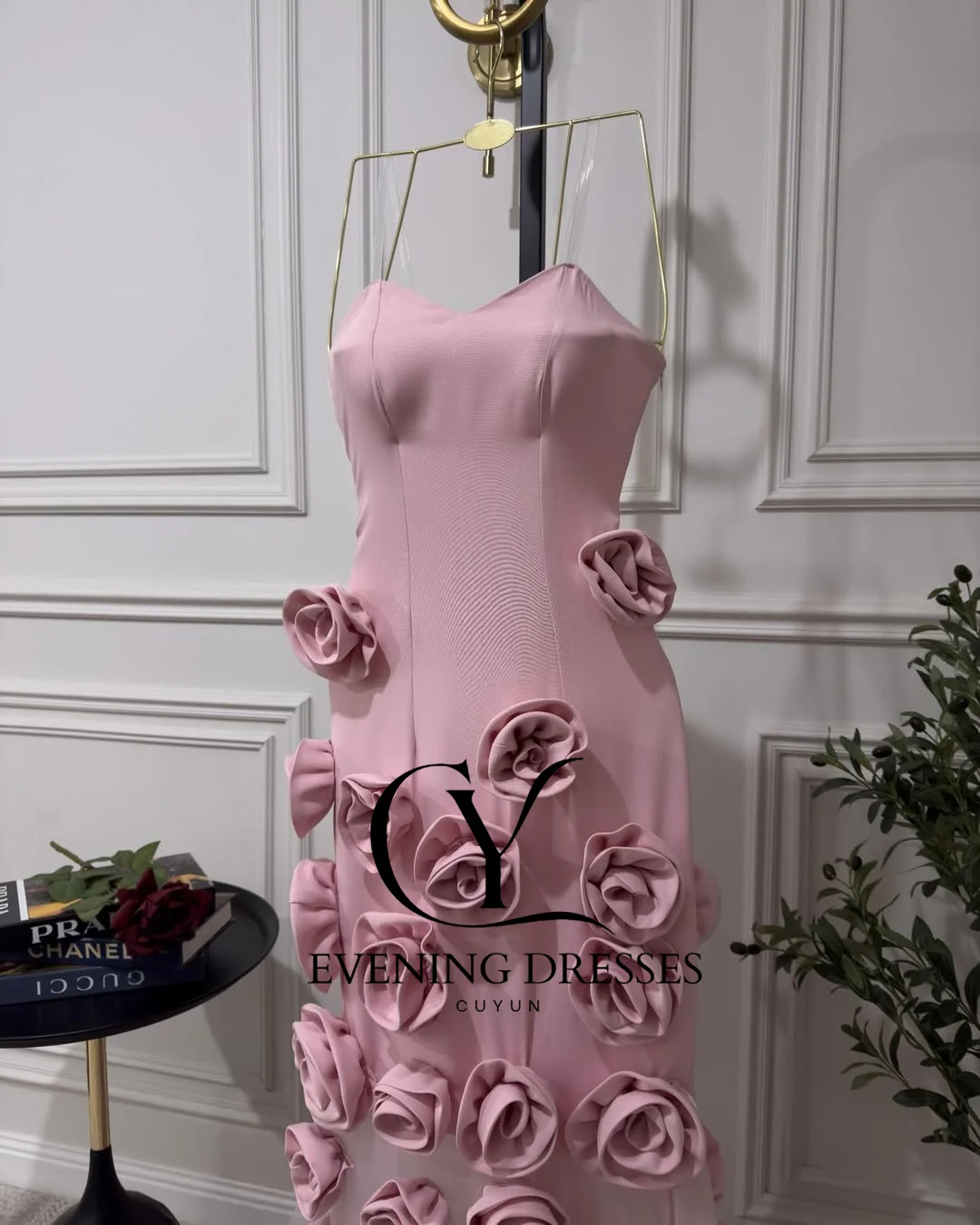 CUYUN Розовые 3D цветы Длинные платья для выпускного вечера Роскошное вечернее платье без бретелек с разрезом Вечернее платье по индивидуальному заказу для особых случаев