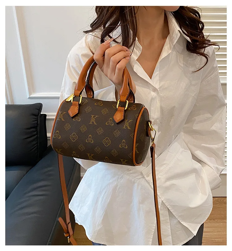 Neue Boston Pillow Bag für Damen, klassischer Stil, florale Einzelschulter-Handtasche für Senioren, weiches Leder, kleine quadratische Tasche für den täglichen Gebrauch. – Detail 1