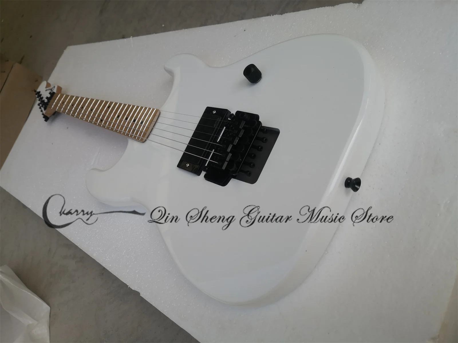 Electric Guitar,Char Guitar,White Body Black Tremolo Bridge,Maple Neck