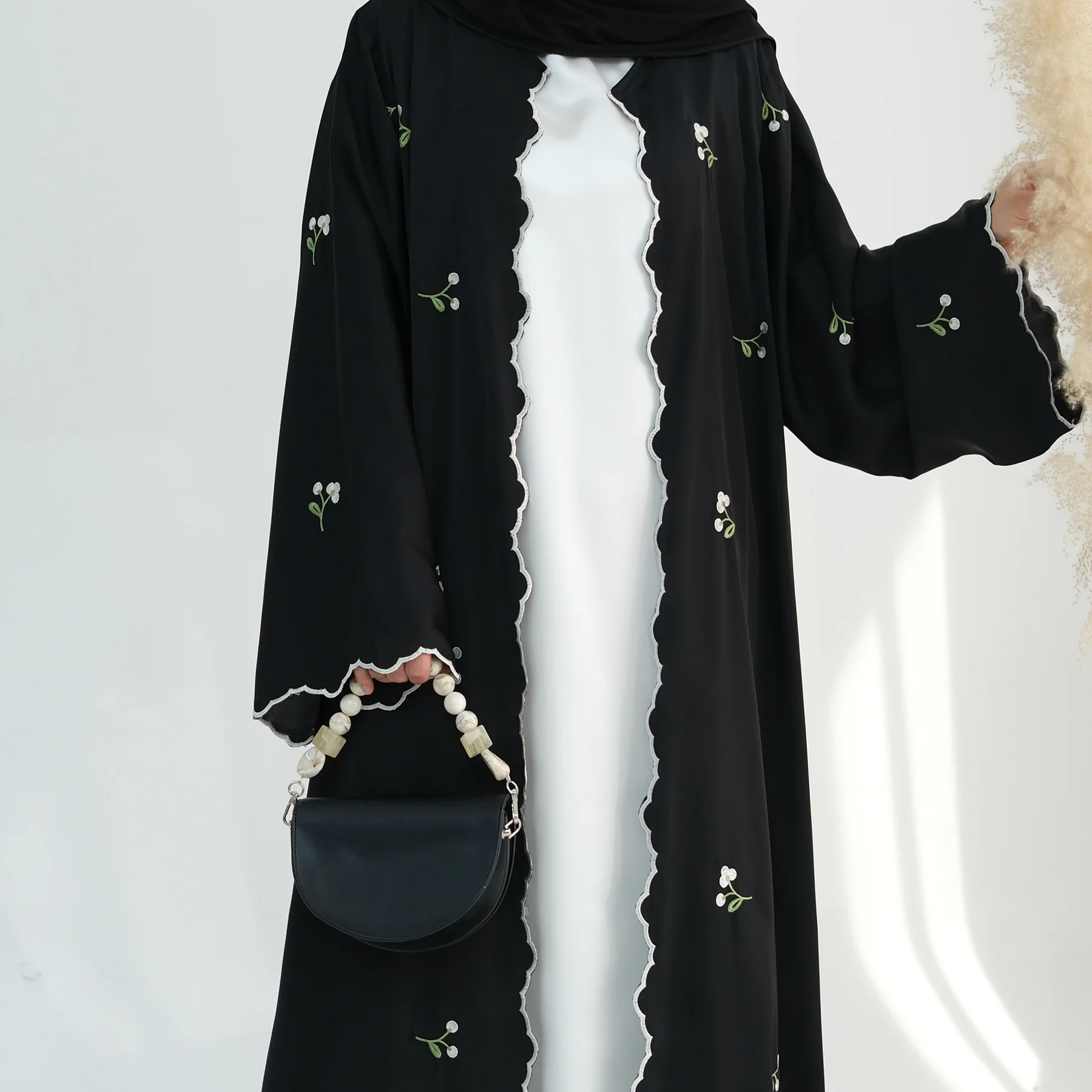 En gros nouvelle mode Nida Dubai Abaya dames Floral brodé Kimono Style robe musulmane respirant coton automne vêtements