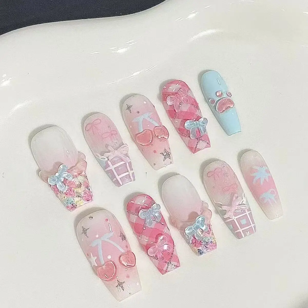 10 قطع لطيف الدانتيل الفرنسية القوس اليدوية اللوز الفرنسية الصحافة على الأظافر أظافر بسيطة غطاء كامل يمكن ارتداؤها الأظافر كاذبة