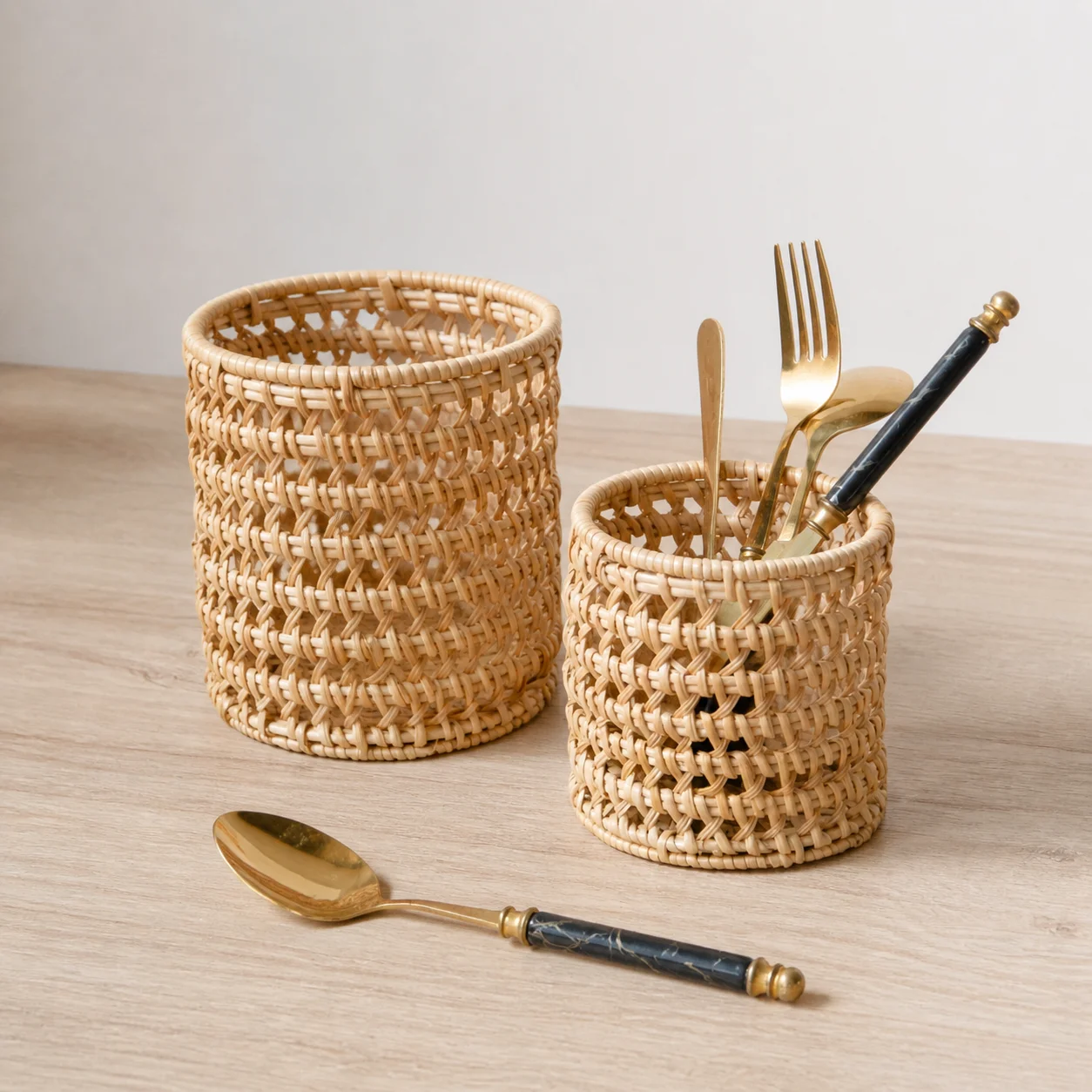 handwoven-rattan-storage-basket-simple-desk-organizer-pen-holder-photography-prop-basket-arrangement-home-storage-utility