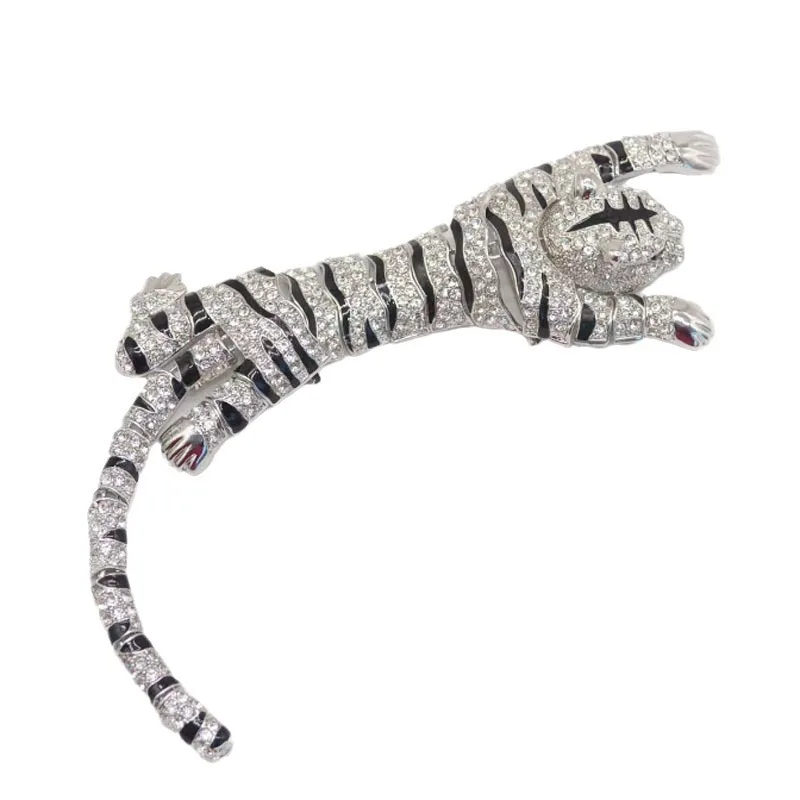 Douyin hot personality, domineering tiger brooch, alloy diamond shawl, animal pin, corsage, suit coat accessories