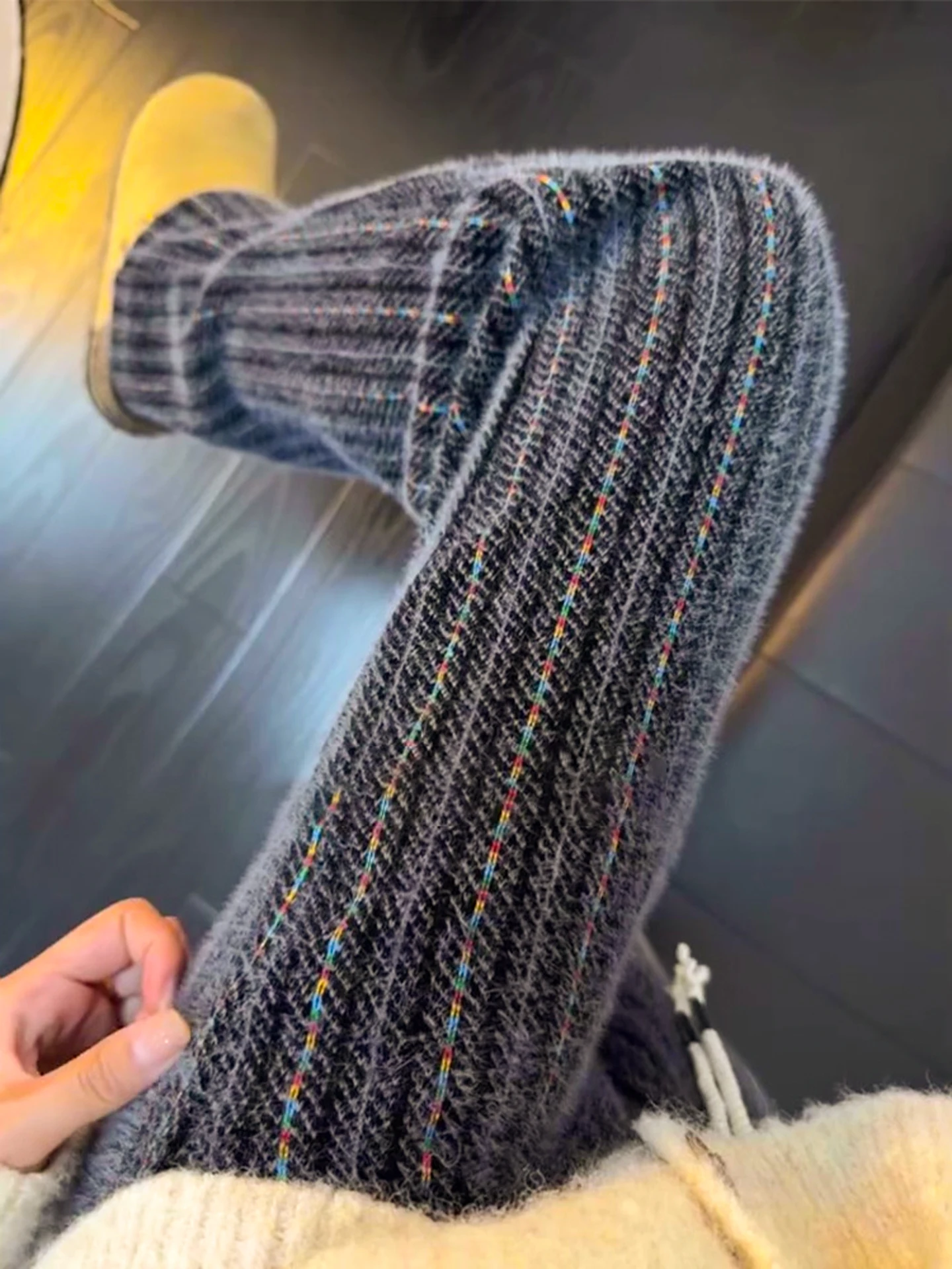 

ey Striped Knitted Corduroy Casual Pants Men's Winter Loose Straight Leg Comfortable Sweatpants Retro Sle