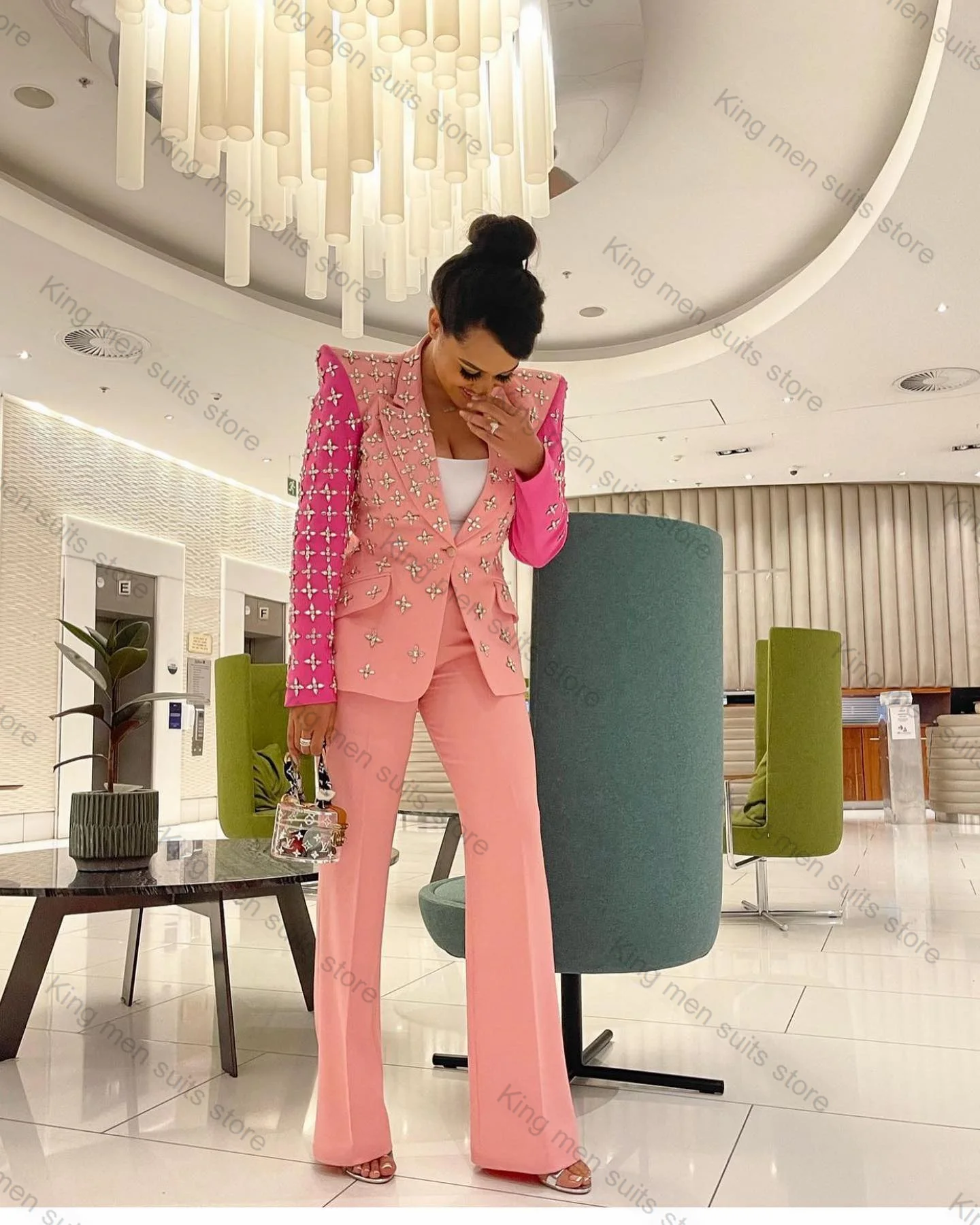 Kristályok Pink Nők Angol kosztüm nadrágot beállítása 2 pcs blazer+trousers Egyéni Alaki Hivatal Hölgy Összekapcsol színben kabát esküvői Szmoking Alvóhely