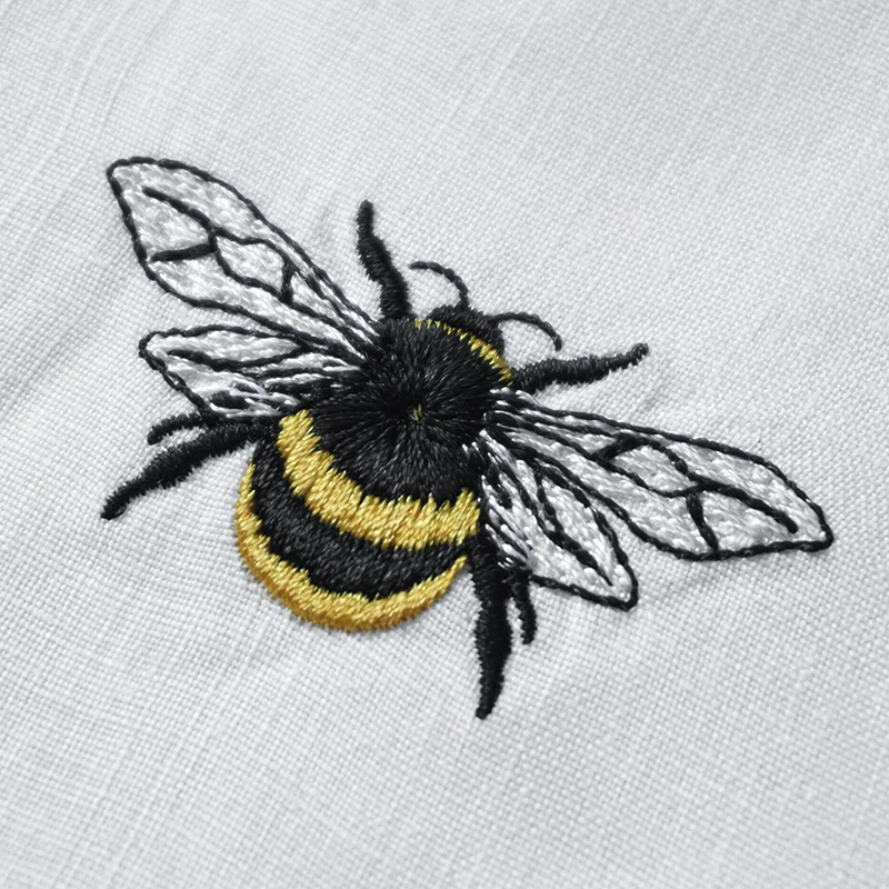 @Embroidered Bee Cocktail Napkin, Pure Linen, Cute And Elegant, Tea Napkin, 15x15cm