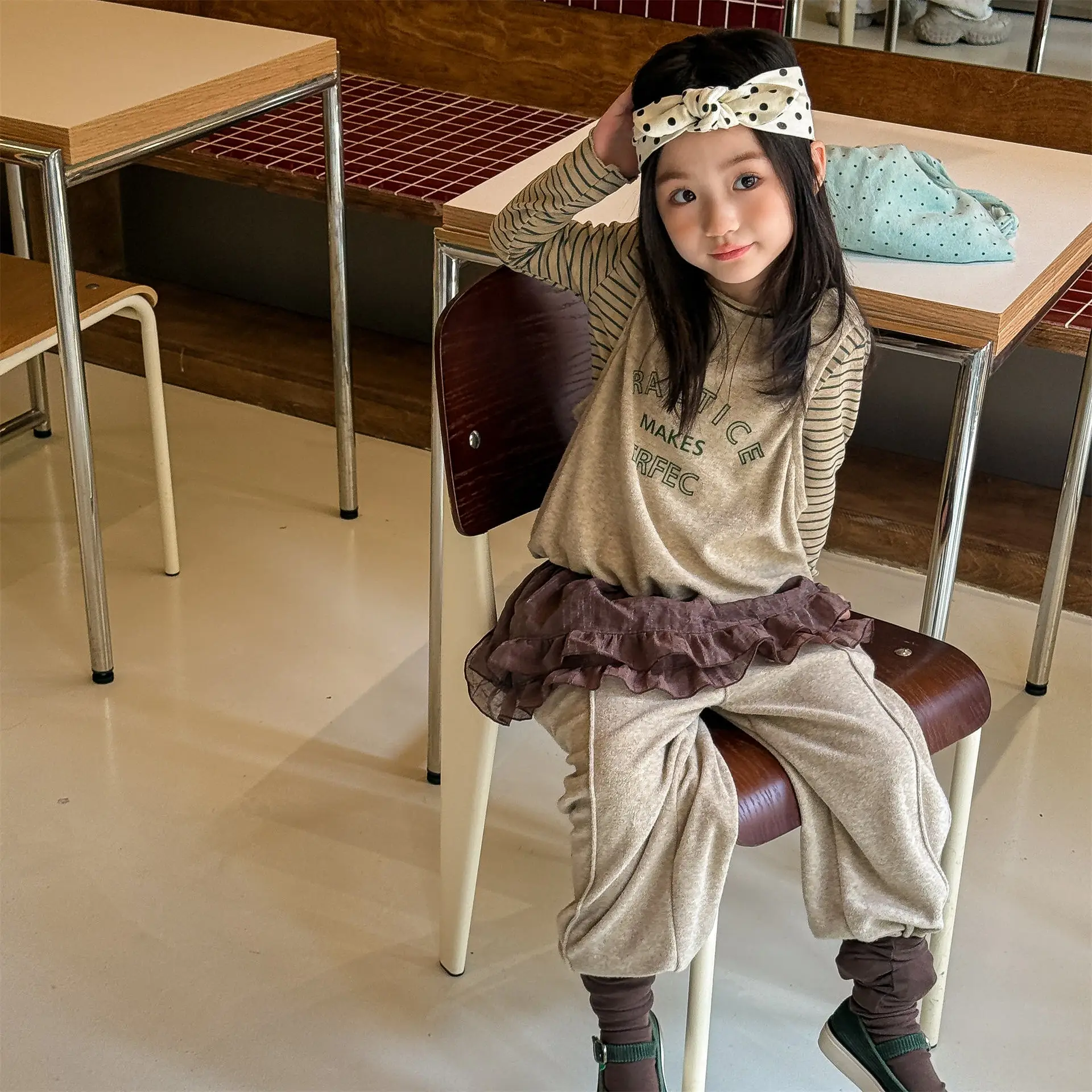 2025 خريف الاطفال الزي 2 قطعة مجموعة الكورية نمط سترة + السراويل الفتيات موضة طفل الملابس الدافئة الخريف قطعتين وتتسابق 1-8 سنوات