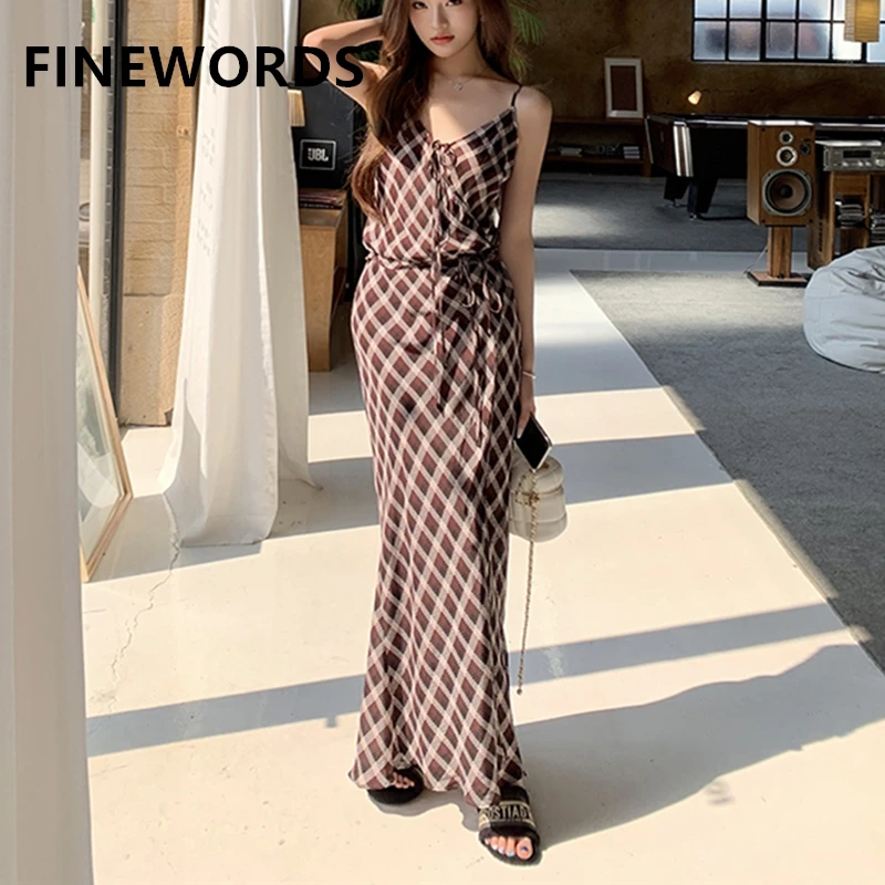 

FINEWORDS Vintage Sexy Sling Dress Women Korean Sleeveless Plaid Dresses V Neck Easymatch Elegant Party Mermaid Dress