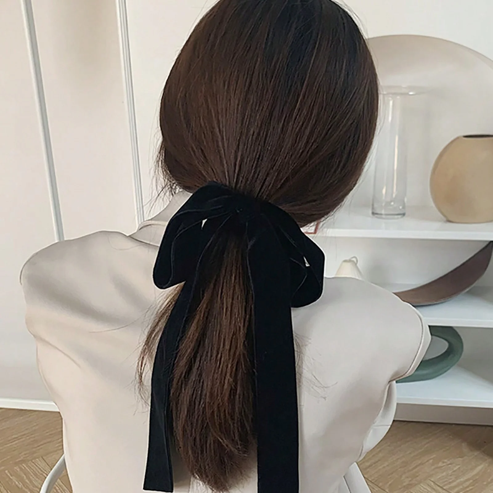 1 unidade de laço de cabelo de veludo preto, cheio de textura sofisticada! Um must para looks elegantes de rua, ilumina seu rabo de cavalo