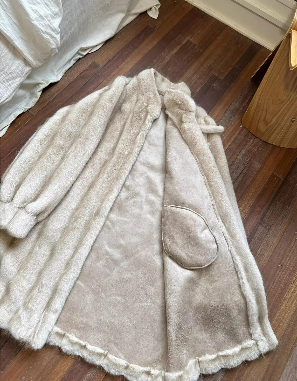 New Winter Embossing Stripes Line Pattern Faux Mink Fur Coat CHIC Women Stand Collar Long Lantern Sleeve Midi Outerwear Warm