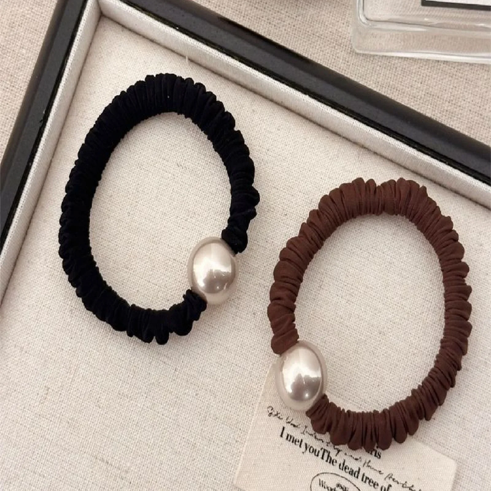 

1PC Hundreds Of Fashion Small Intestine Hair Circle Black High Elasticity Hair Tie Leather Strap Premium Pearl Ponytail Headband