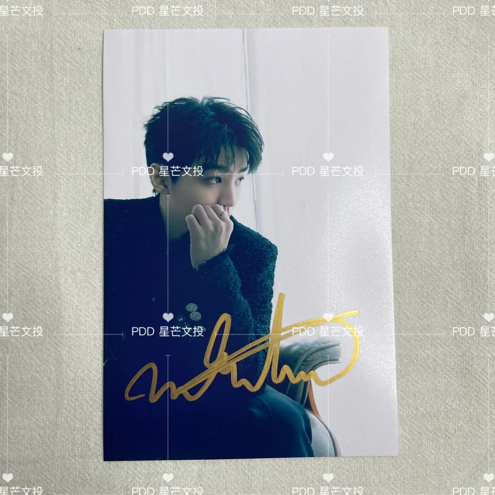 Weibo Night Wang jun kai chinese star autographed photo 6-inch non printed birthday gift for friend